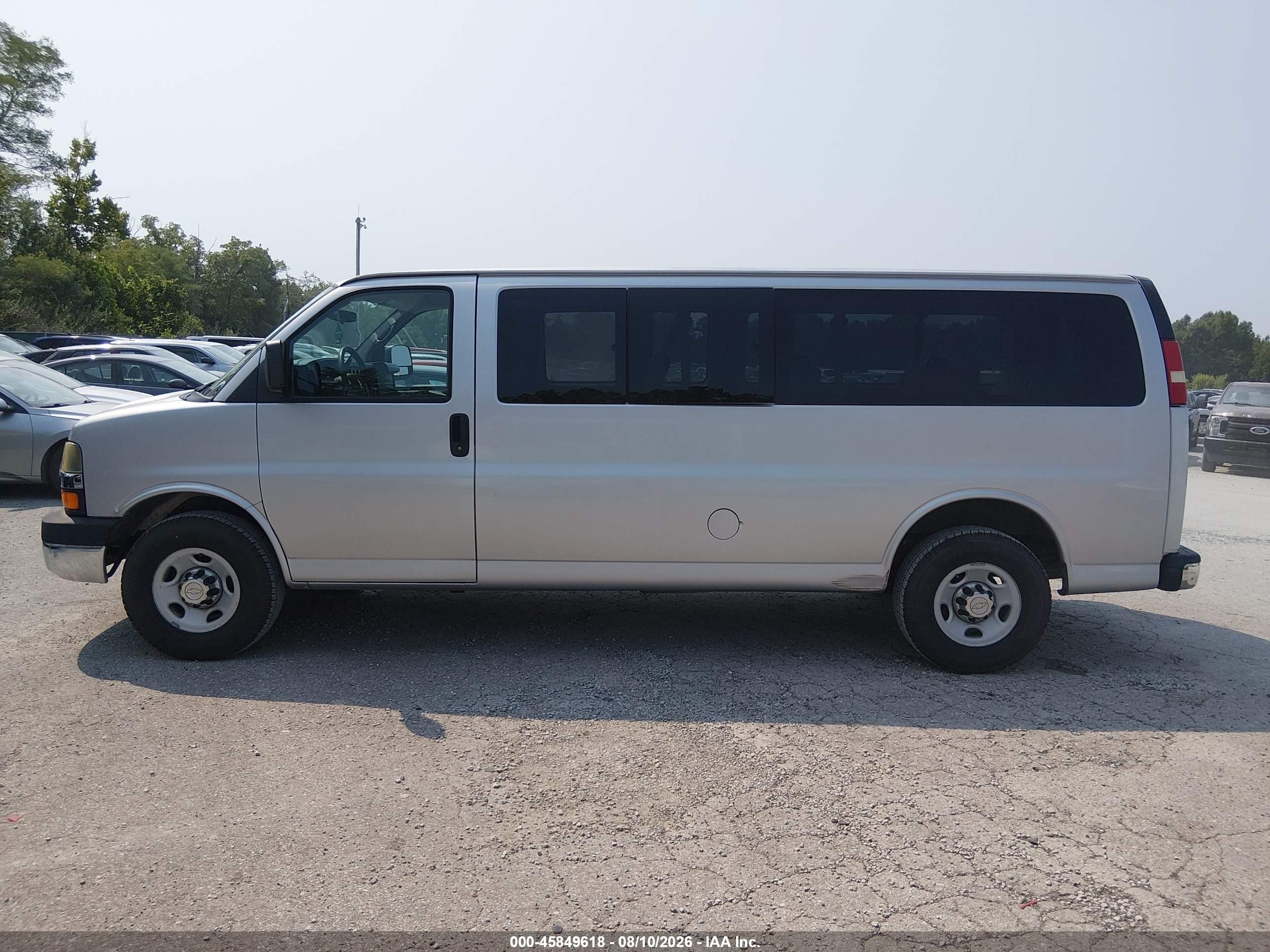 2010 Chevrolet Express 3500 Lt Серебряный vin: 1GA2G1DGXA1169013