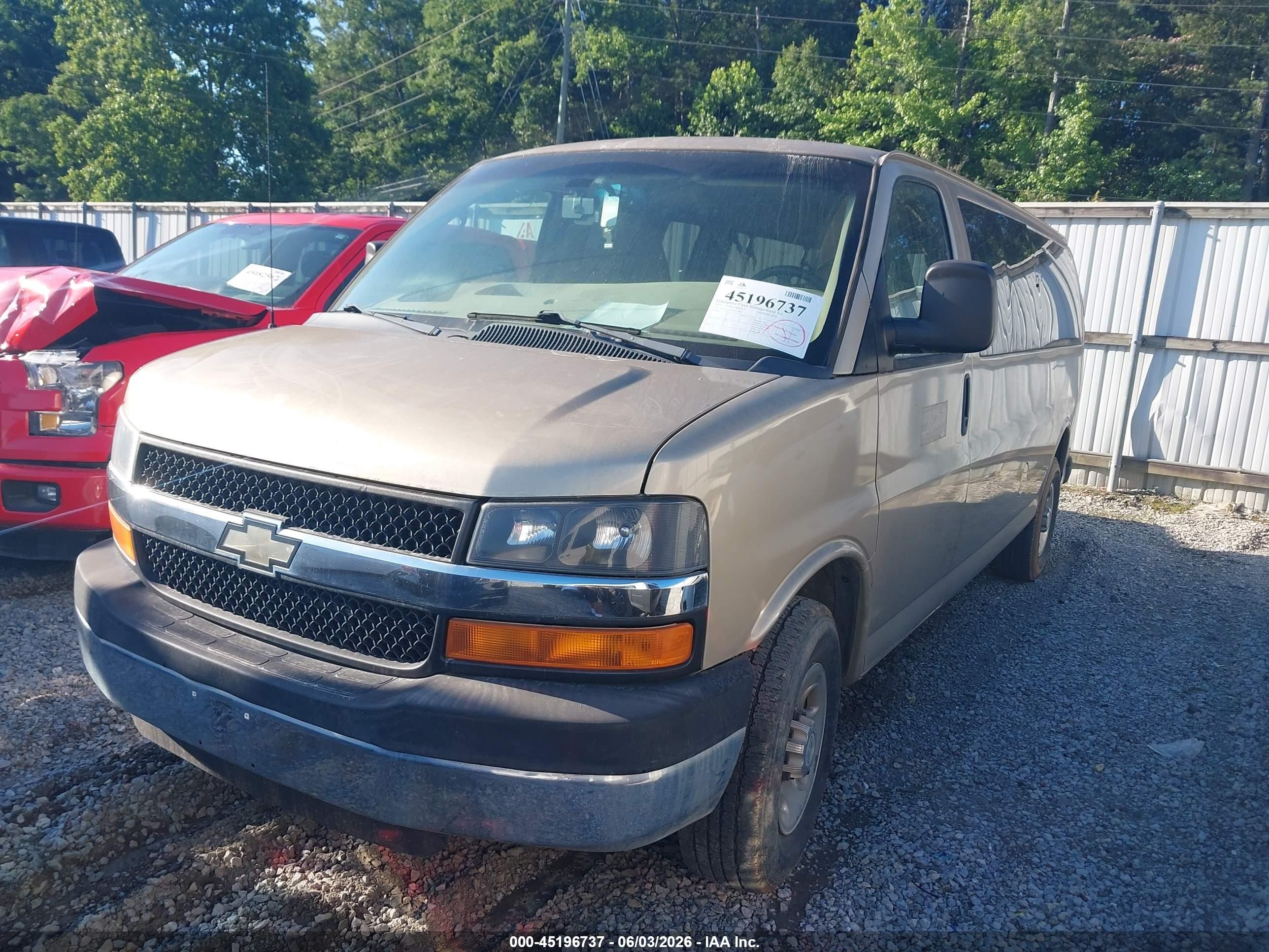 2010 Chevrolet Express 3500 Lt Beige vin: 1GA2G1DGXA1170663