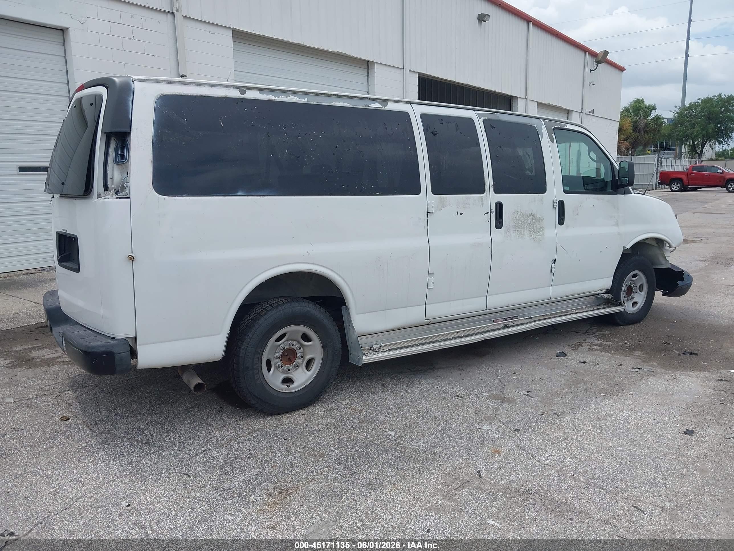 2010 Chevrolet Express 3500 Ls White vin: 1GA2GZDG7A1128577