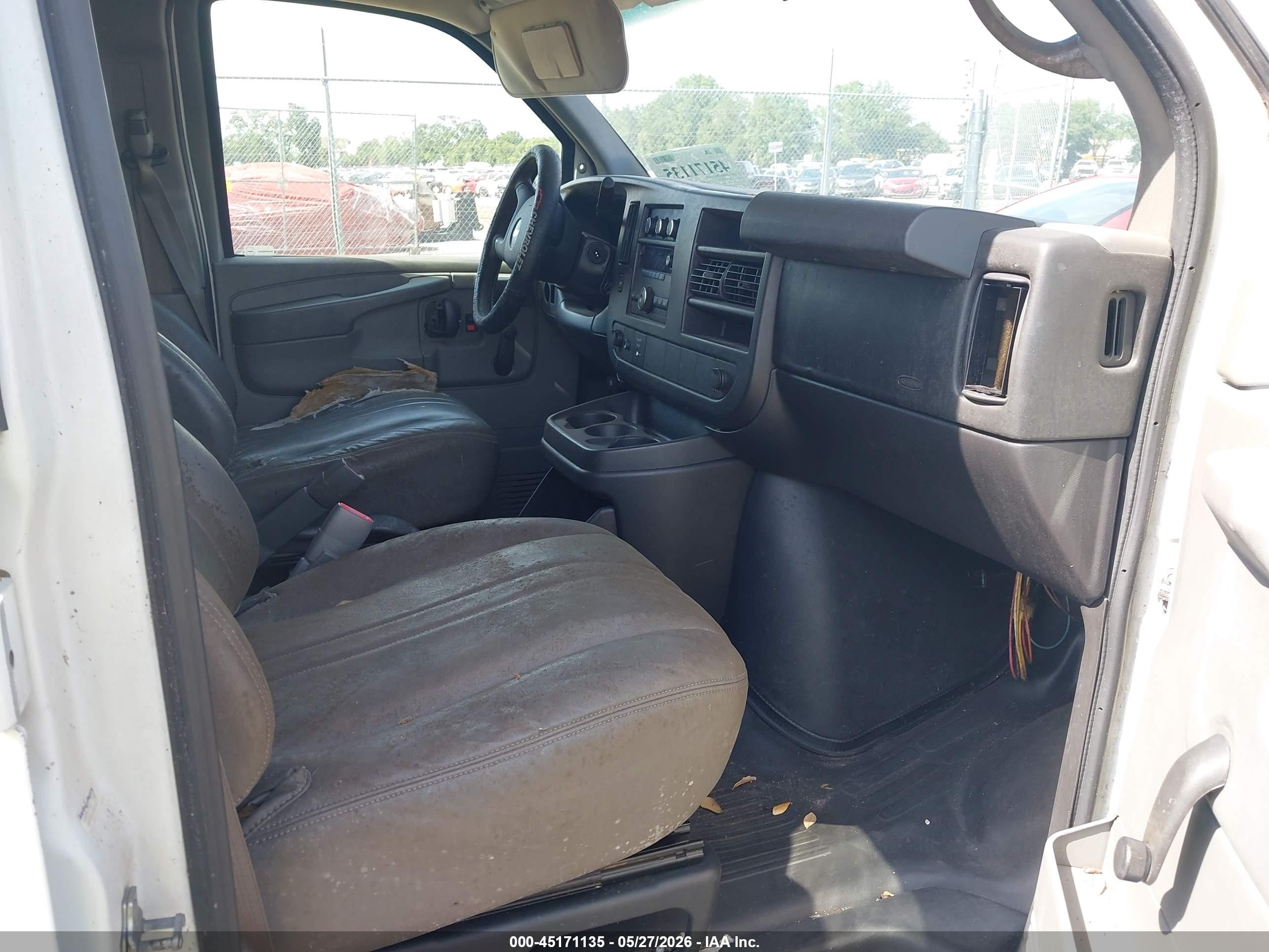 2010 Chevrolet Express 3500 Ls White vin: 1GA2GZDG7A1128577