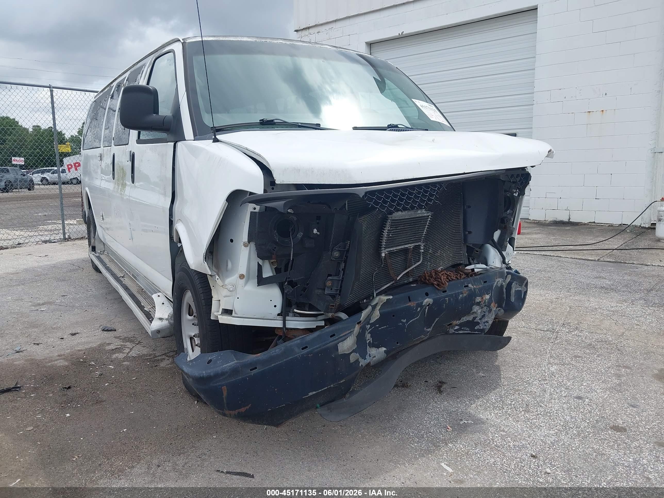 2010 Chevrolet Express 3500 Ls White vin: 1GA2GZDG7A1128577