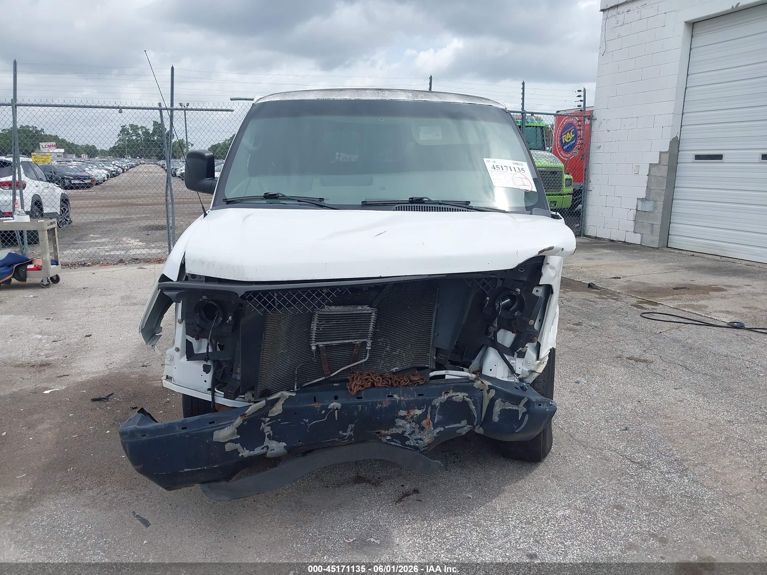 2010 Chevrolet Express 3500 Ls White vin: 1GA2GZDG7A1128577
