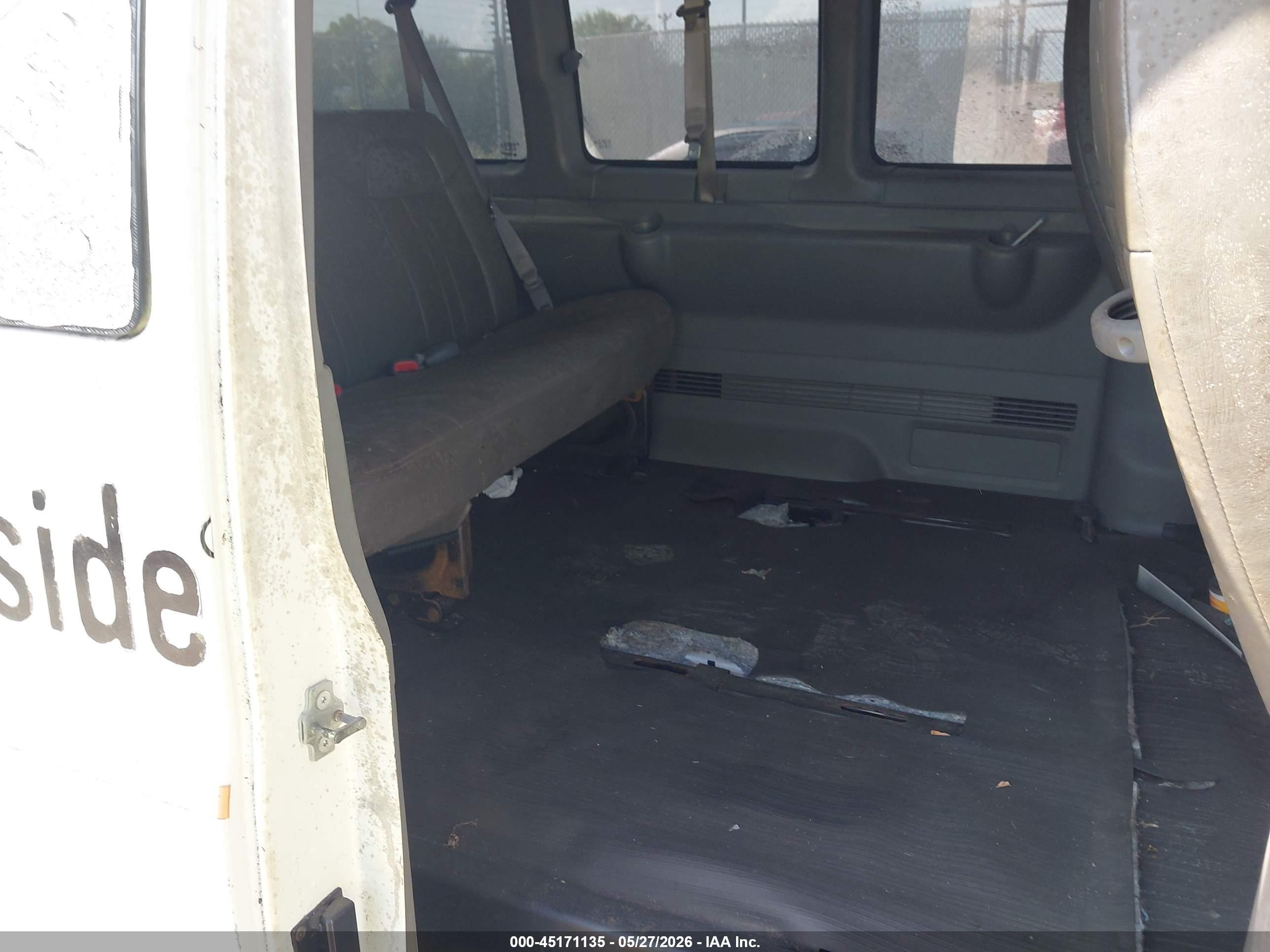 2010 Chevrolet Express 3500 Ls White vin: 1GA2GZDG7A1128577