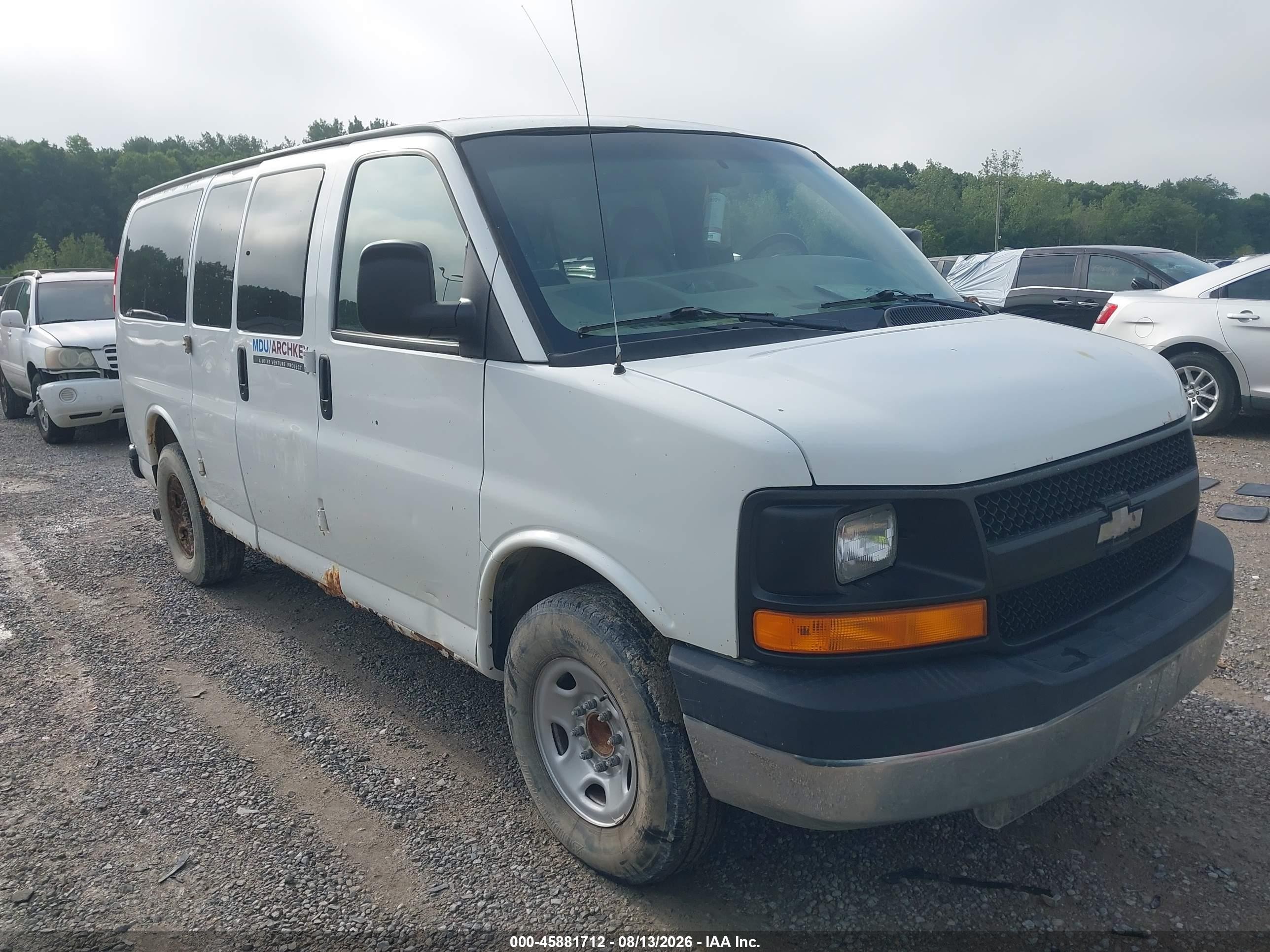 2008 Chevrolet Express Passenger Ls White vin: 1GAGG25K781190670