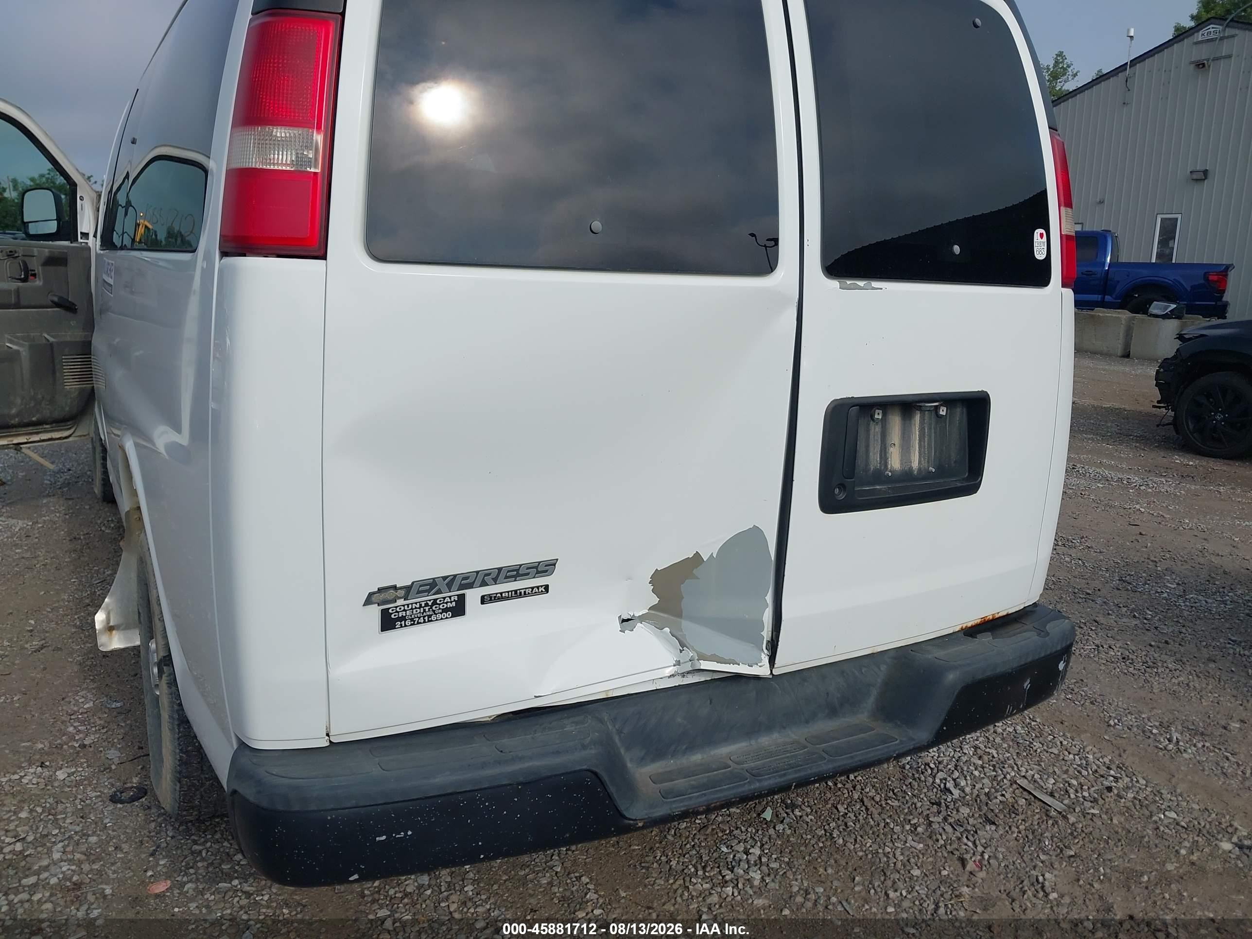 2008 Chevrolet Express Passenger Ls White vin: 1GAGG25K781190670