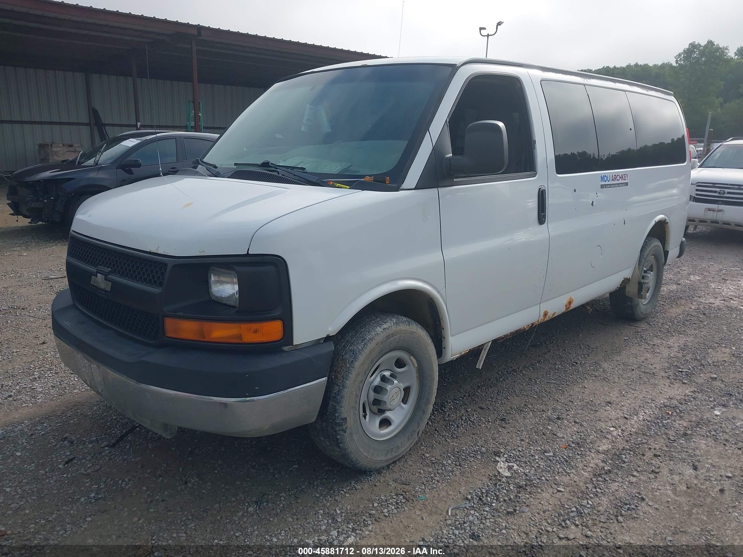 2008 Chevrolet Express Passenger Ls White vin: 1GAGG25K781190670