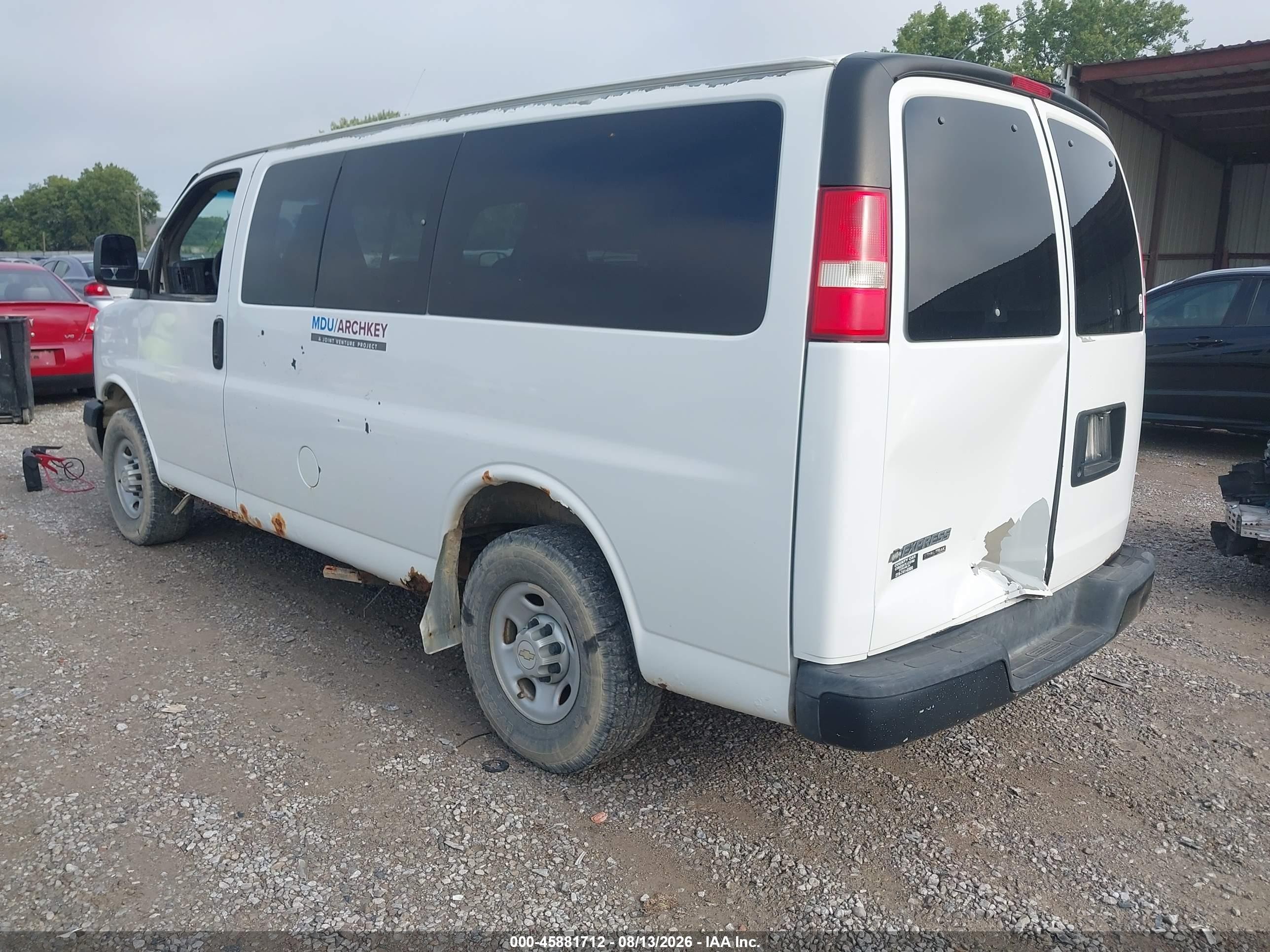 2008 Chevrolet Express Passenger Ls White vin: 1GAGG25K781190670