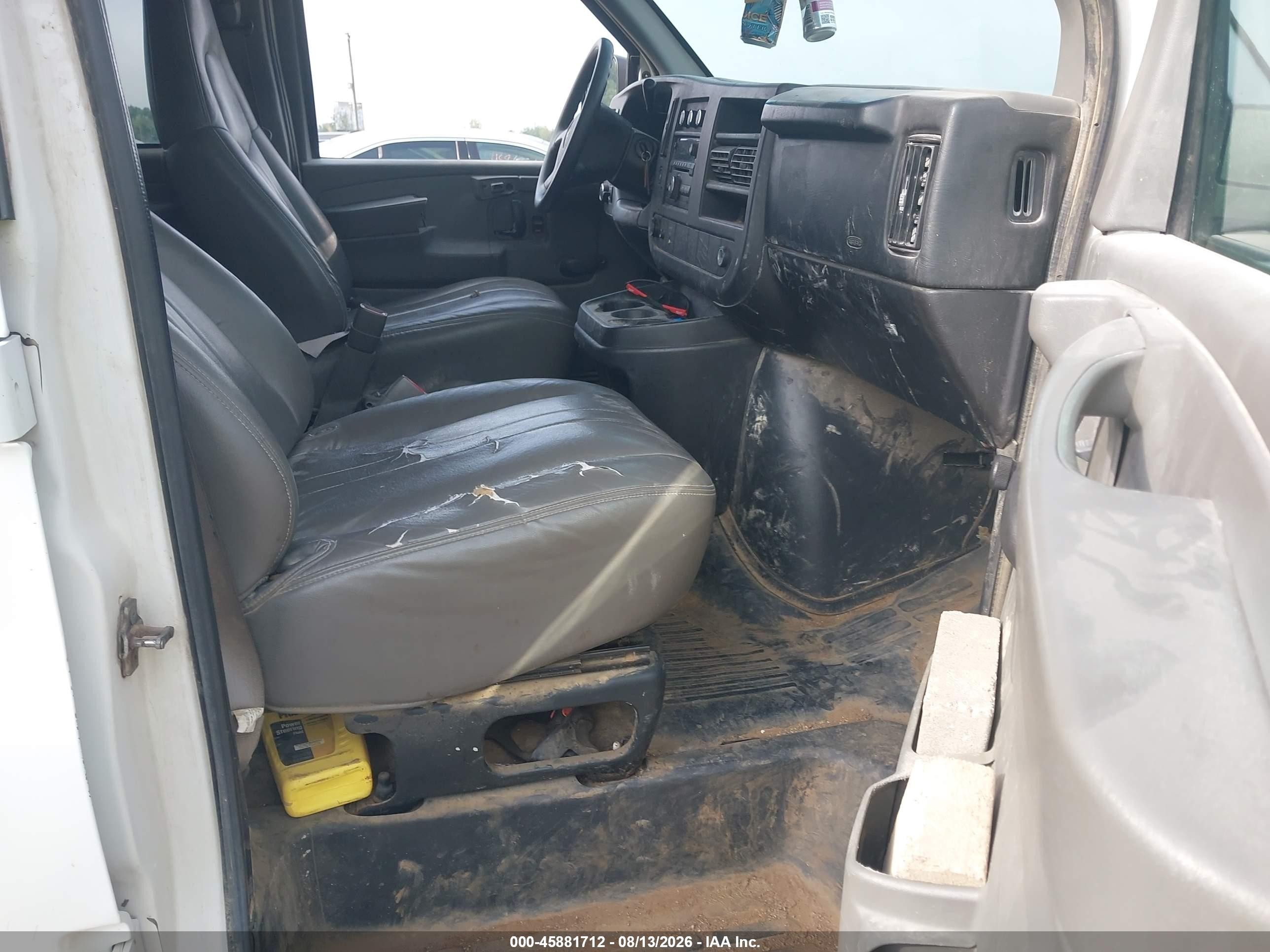 2008 Chevrolet Express Passenger Ls White vin: 1GAGG25K781190670