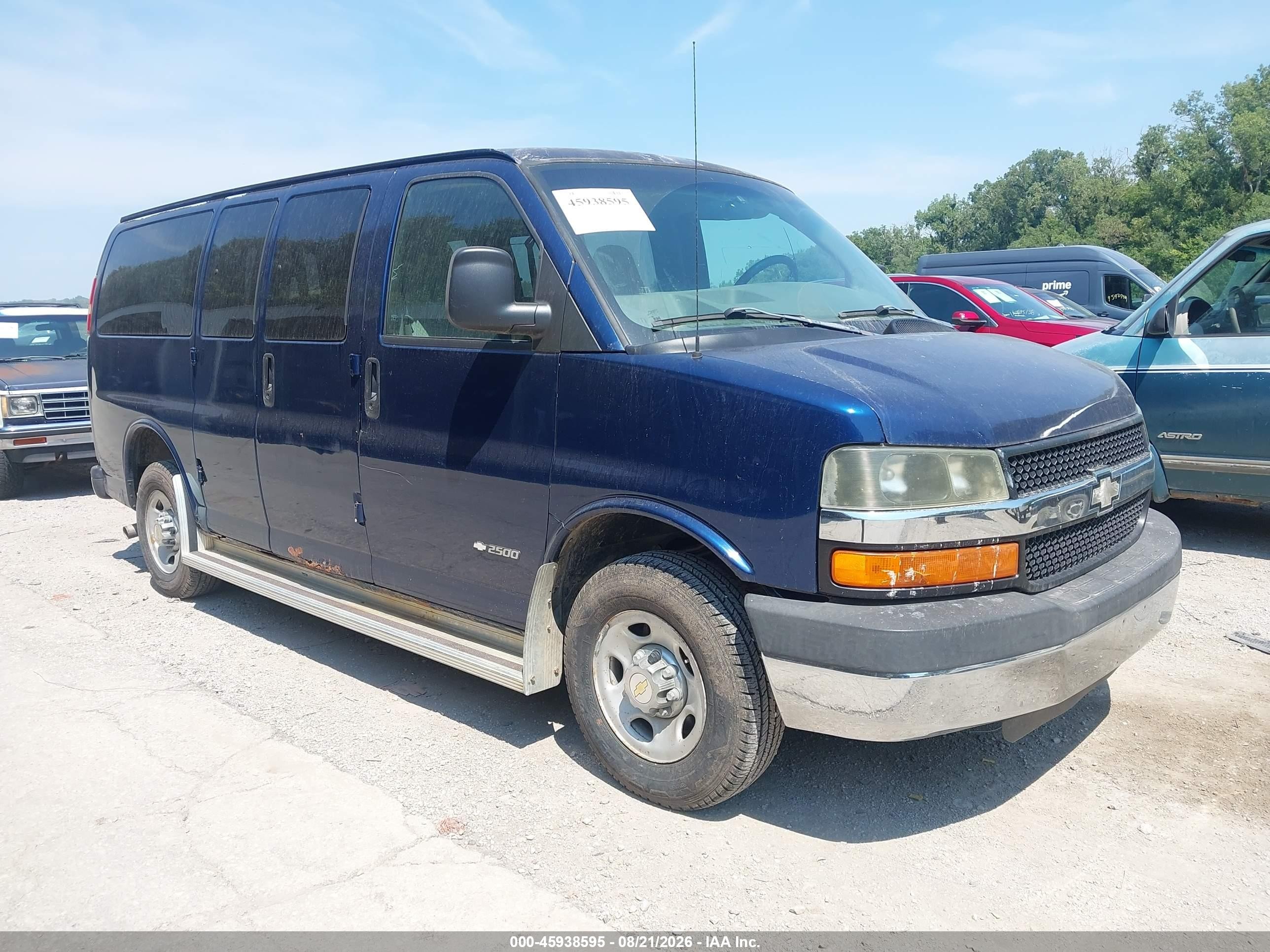 2003 Chevrolet Express Passenger   Blue vin: 1GAGG25U631182909