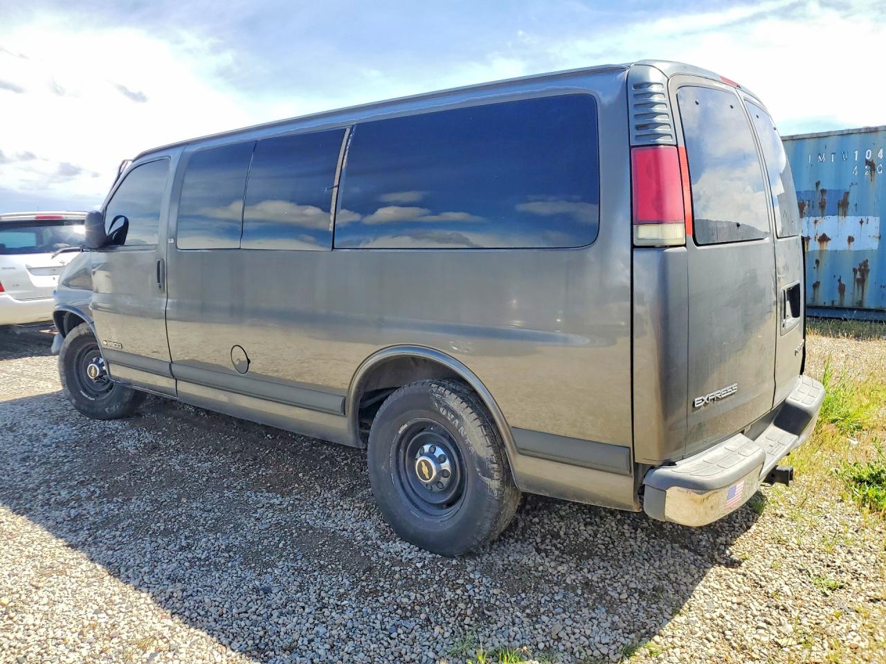 2000 Chevrolet Express G3500 Gray vin: 1GAHG35J2Y1180517