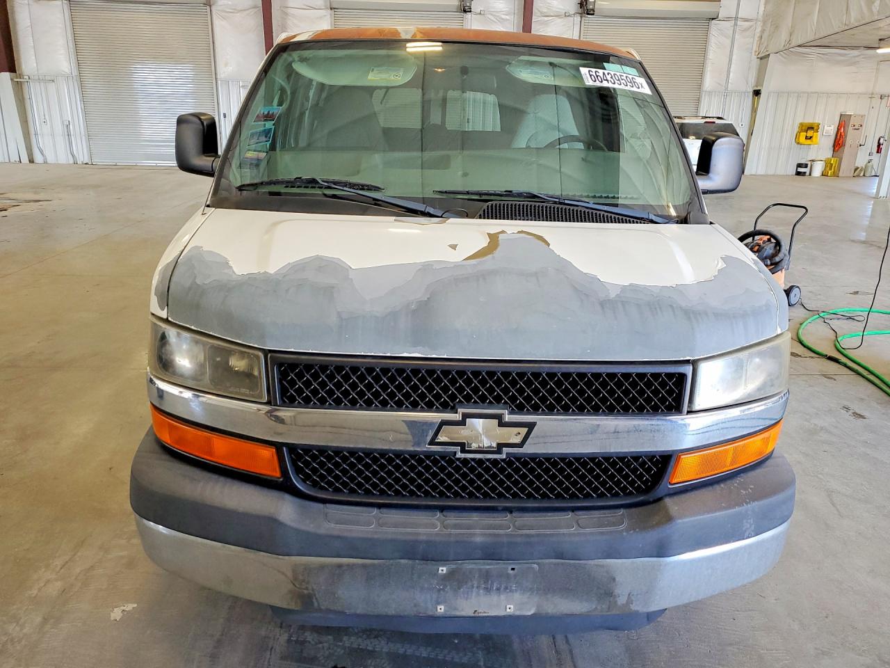 2009 Chevrolet Express G3500 White vin: 1GAHG35K591179727