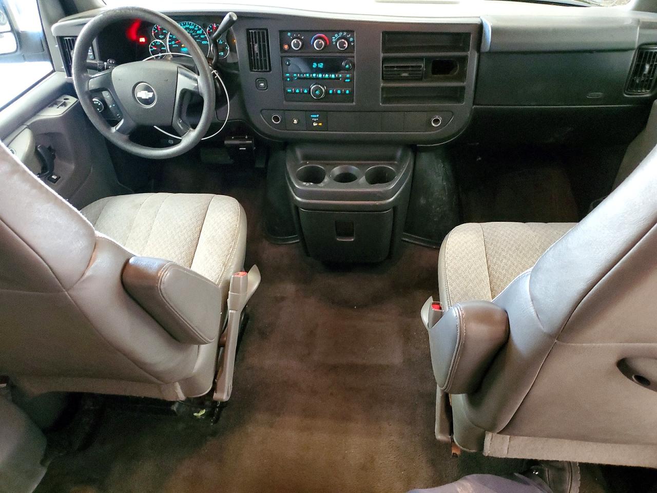 2009 Chevrolet Express G3500 White vin: 1GAHG35K591179727