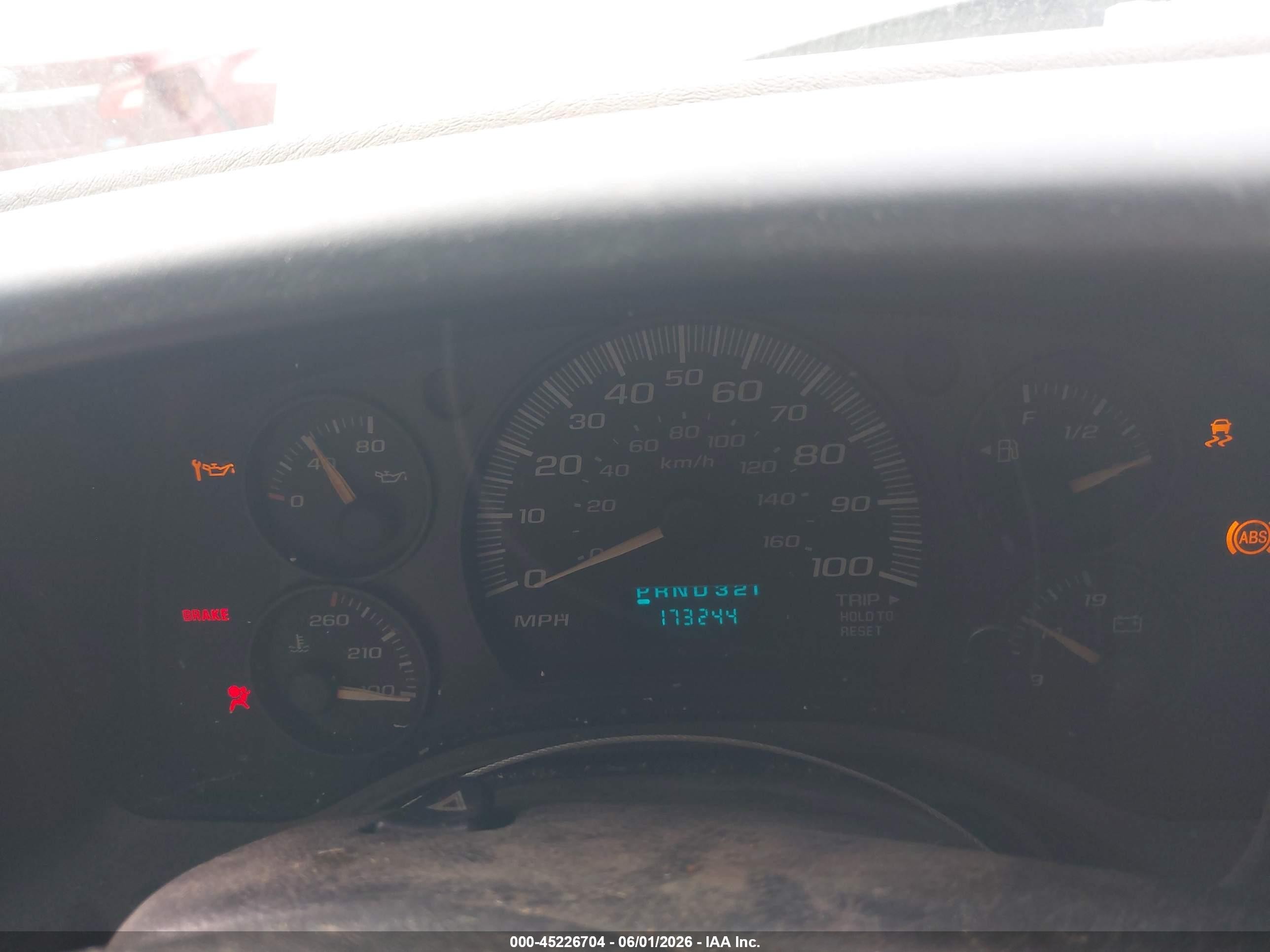 2005 Chevrolet Express   Gold vin: 1GAHG35UX51267670