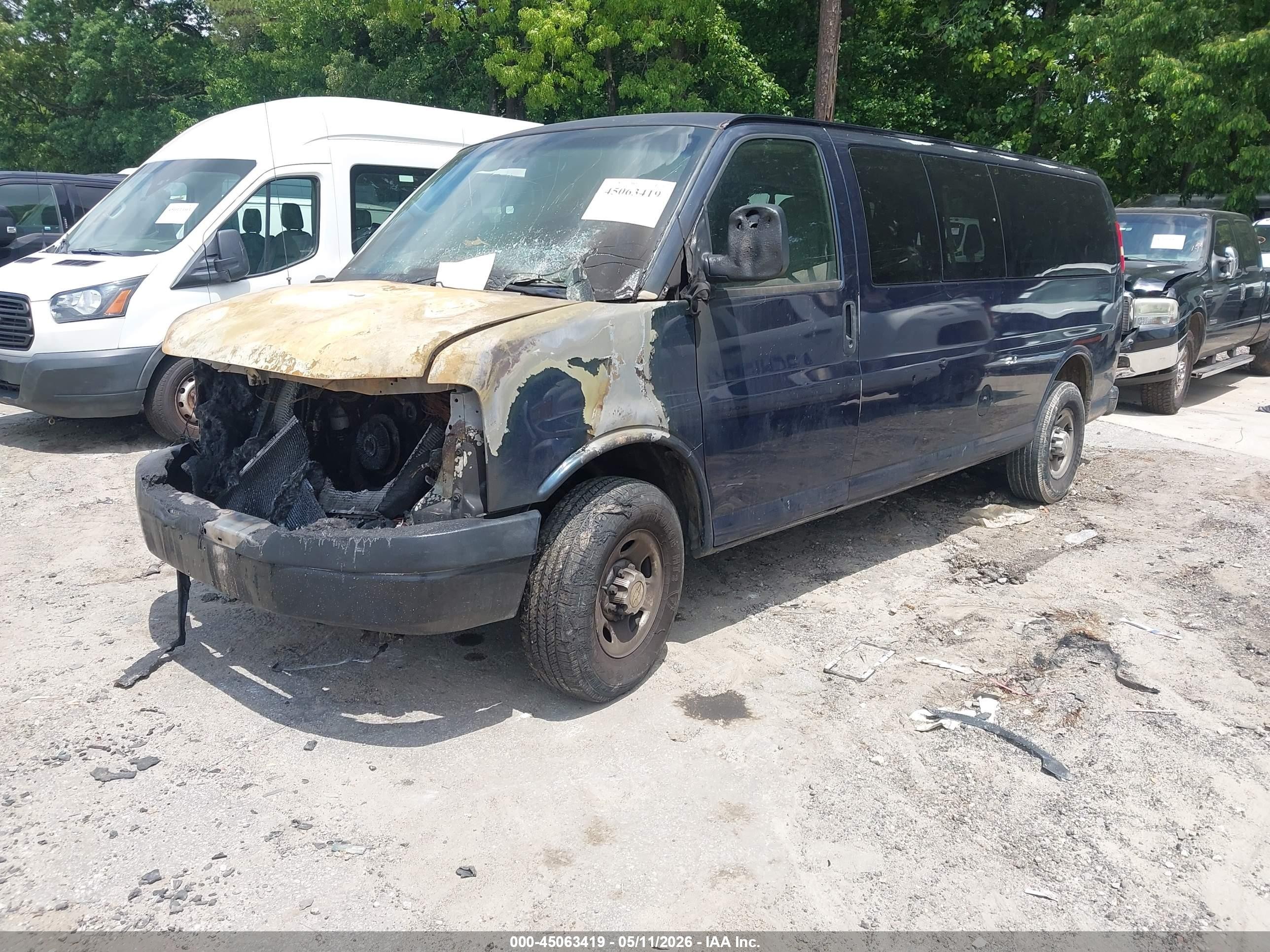 2009 Chevrolet Express 3500 Ls Blue vin: 1GAHG39K091161890