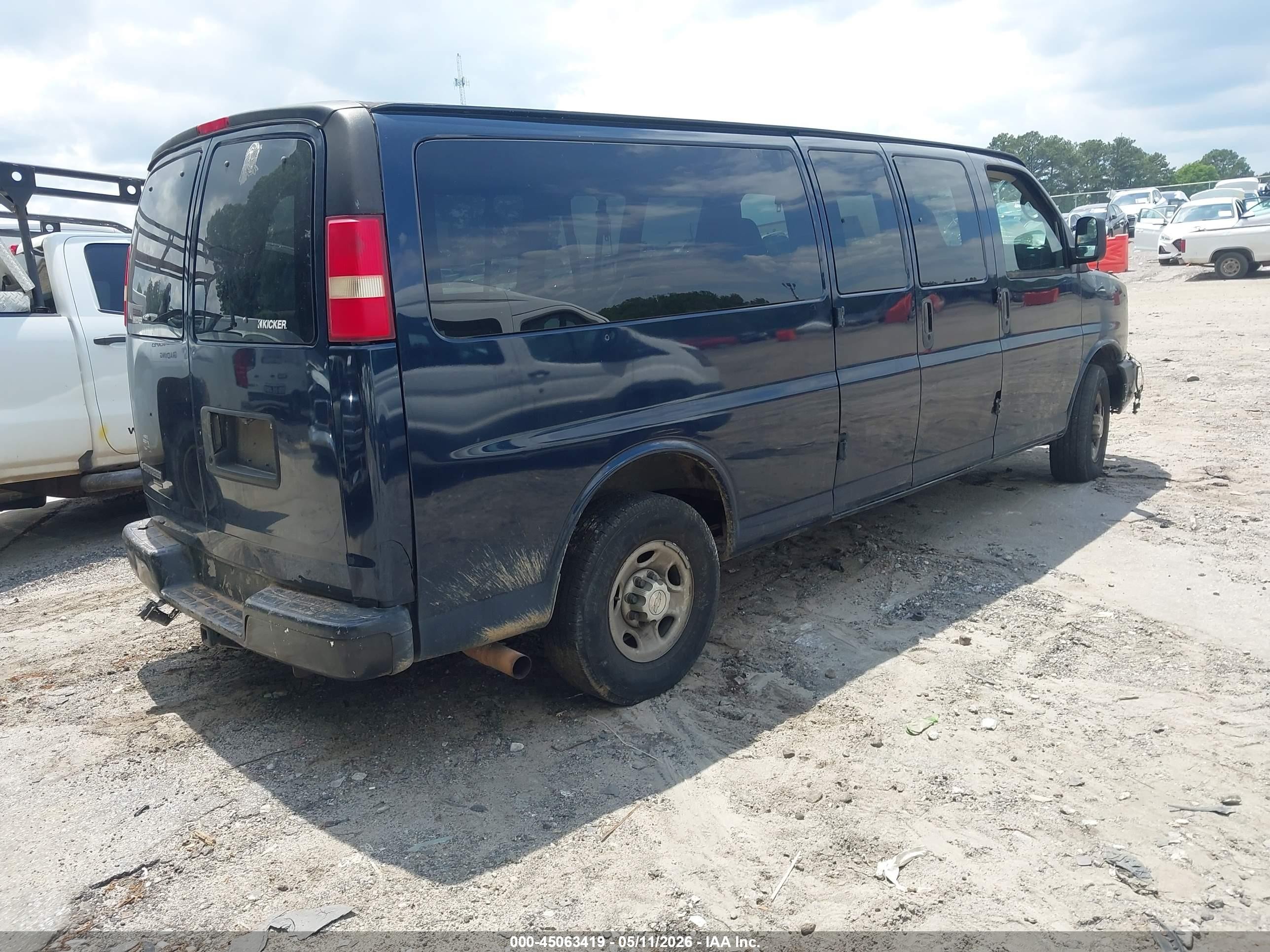 2009 Chevrolet Express 3500 Ls Blue vin: 1GAHG39K091161890