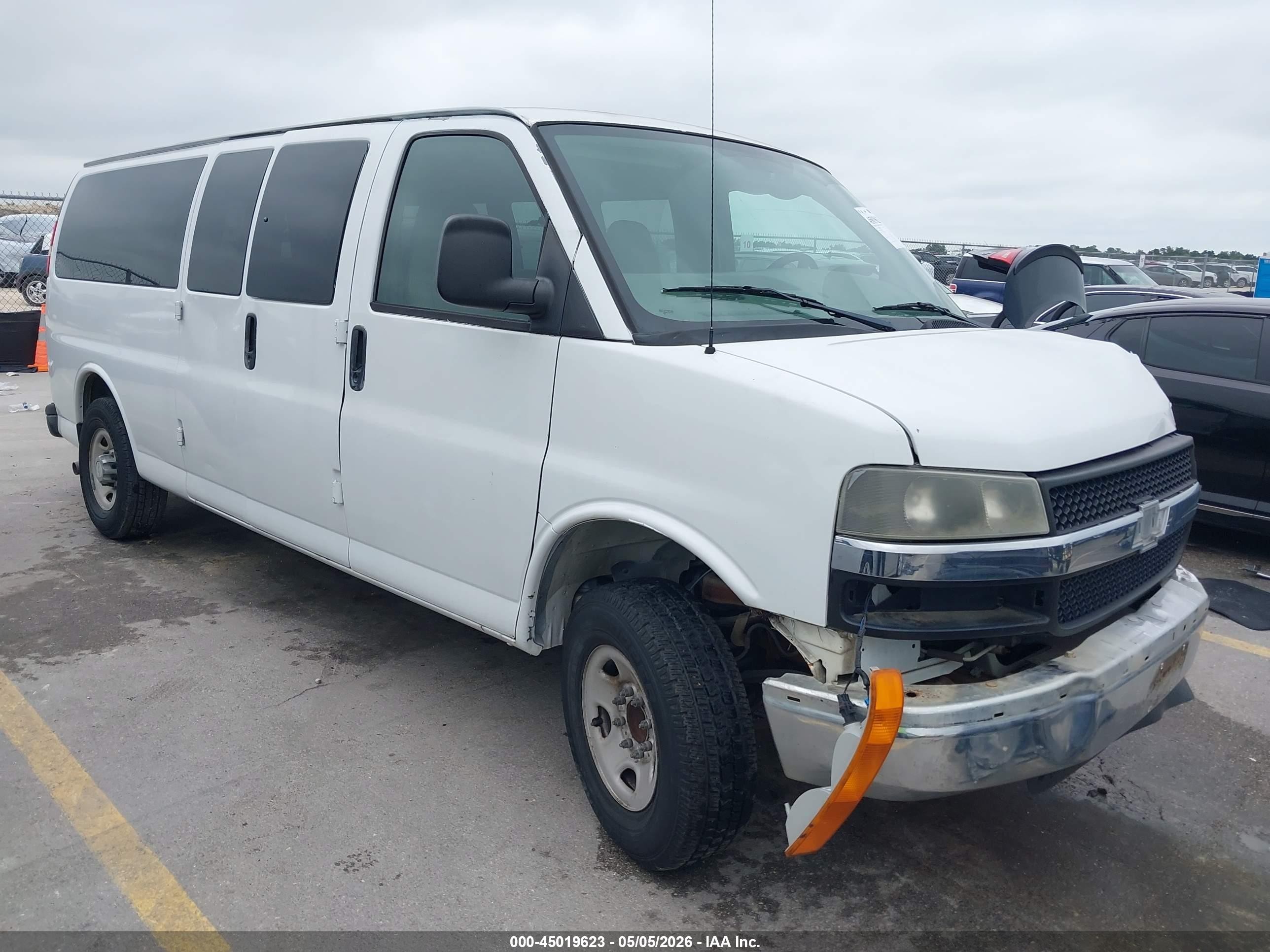 2008 Chevrolet Express Ls White vin: 1GAHG39K781233036
