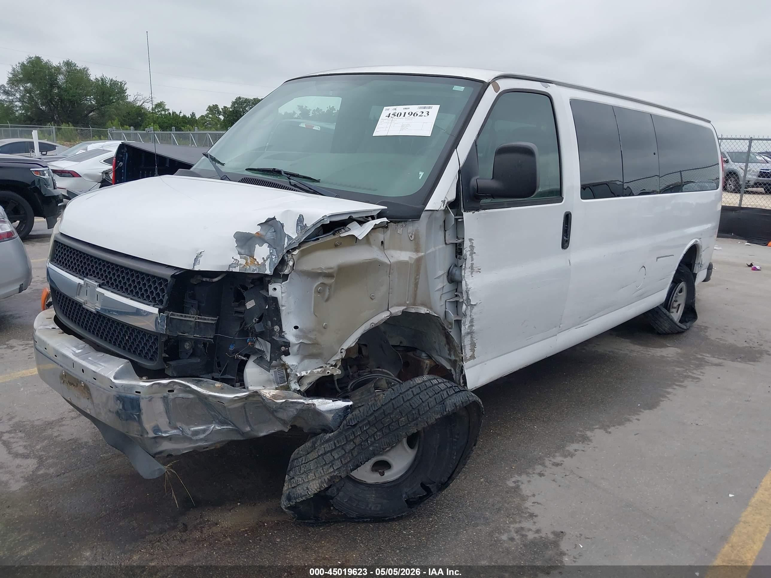 2008 Chevrolet Express Ls White vin: 1GAHG39K781233036
