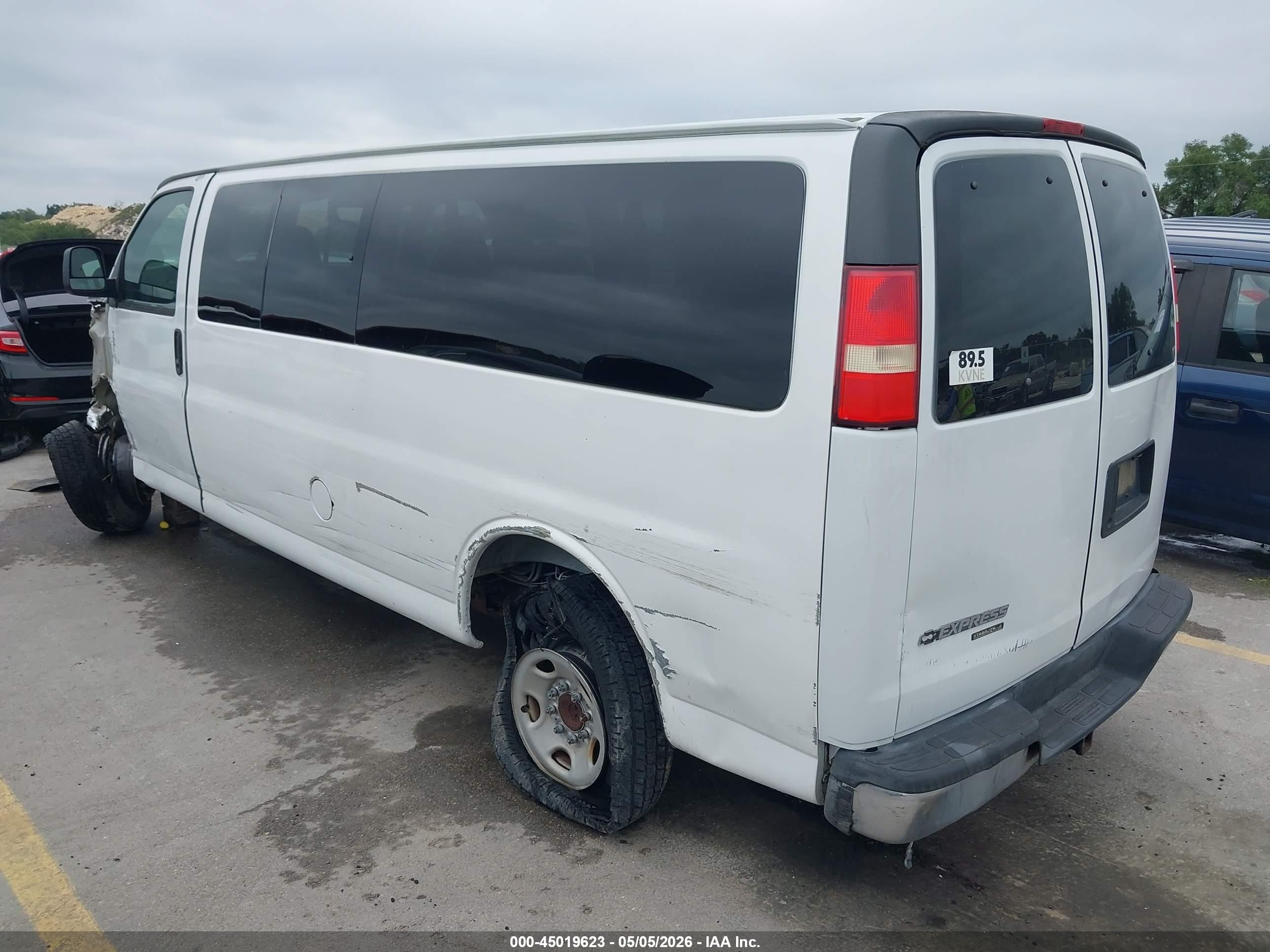 2008 Chevrolet Express Ls White vin: 1GAHG39K781233036