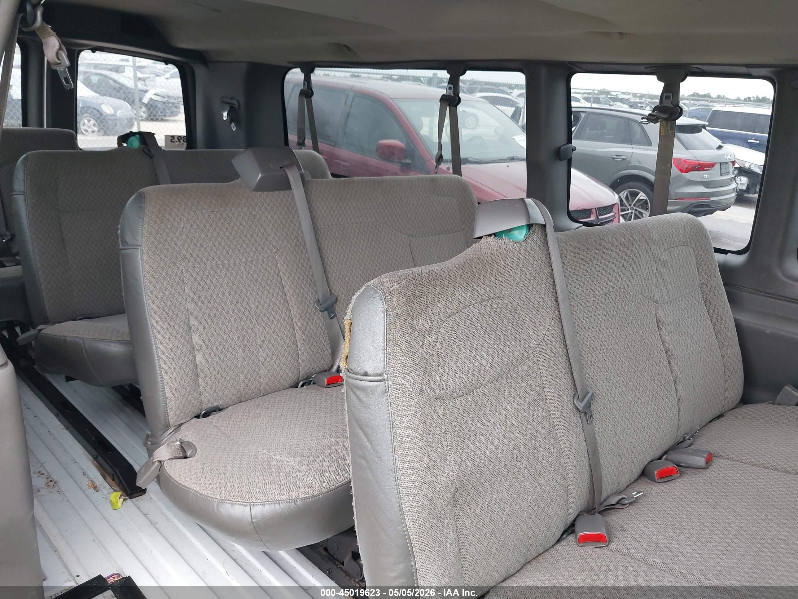 2008 Chevrolet Express Ls White vin: 1GAHG39K781233036