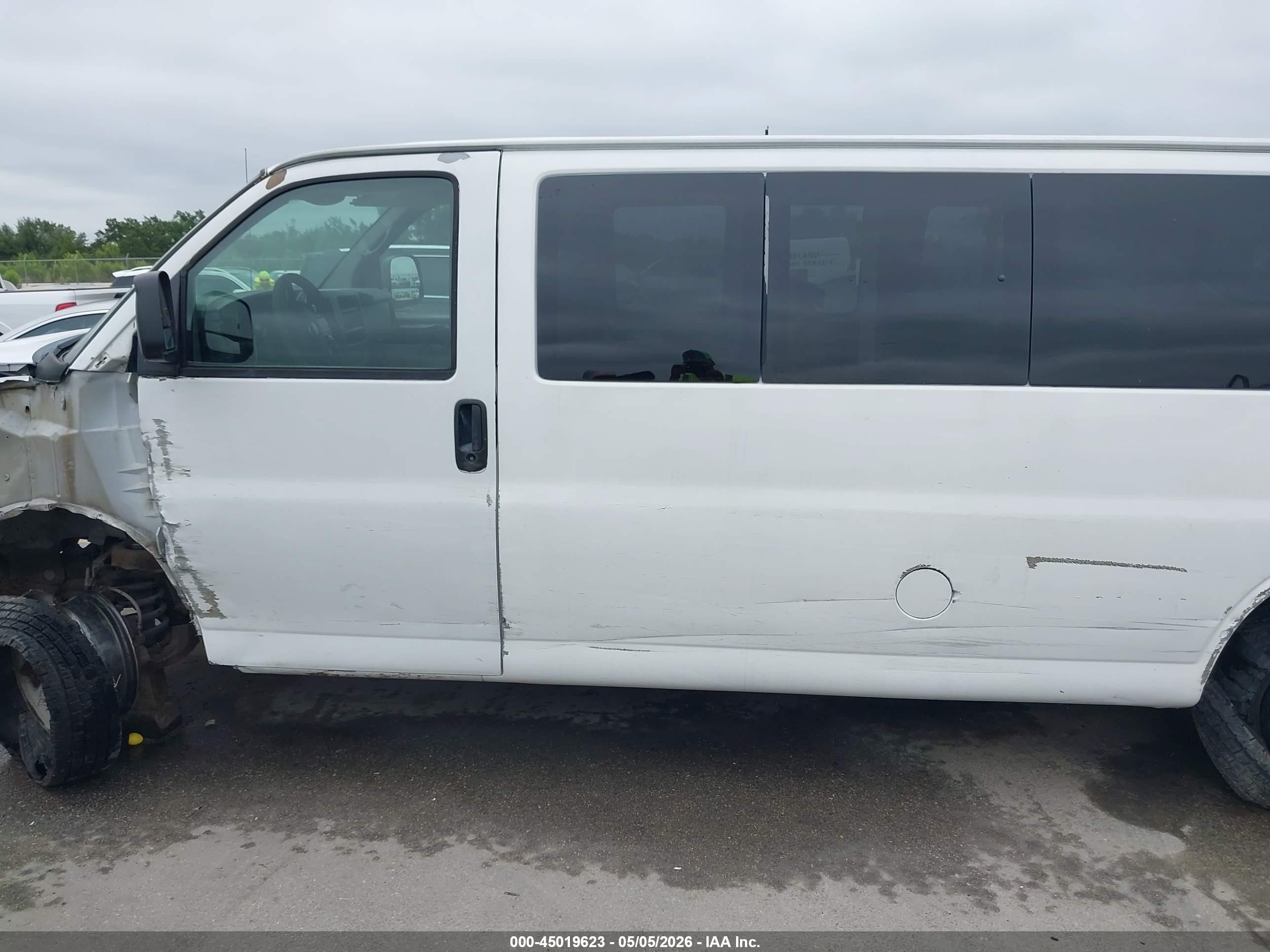 2008 Chevrolet Express Ls White vin: 1GAHG39K781233036
