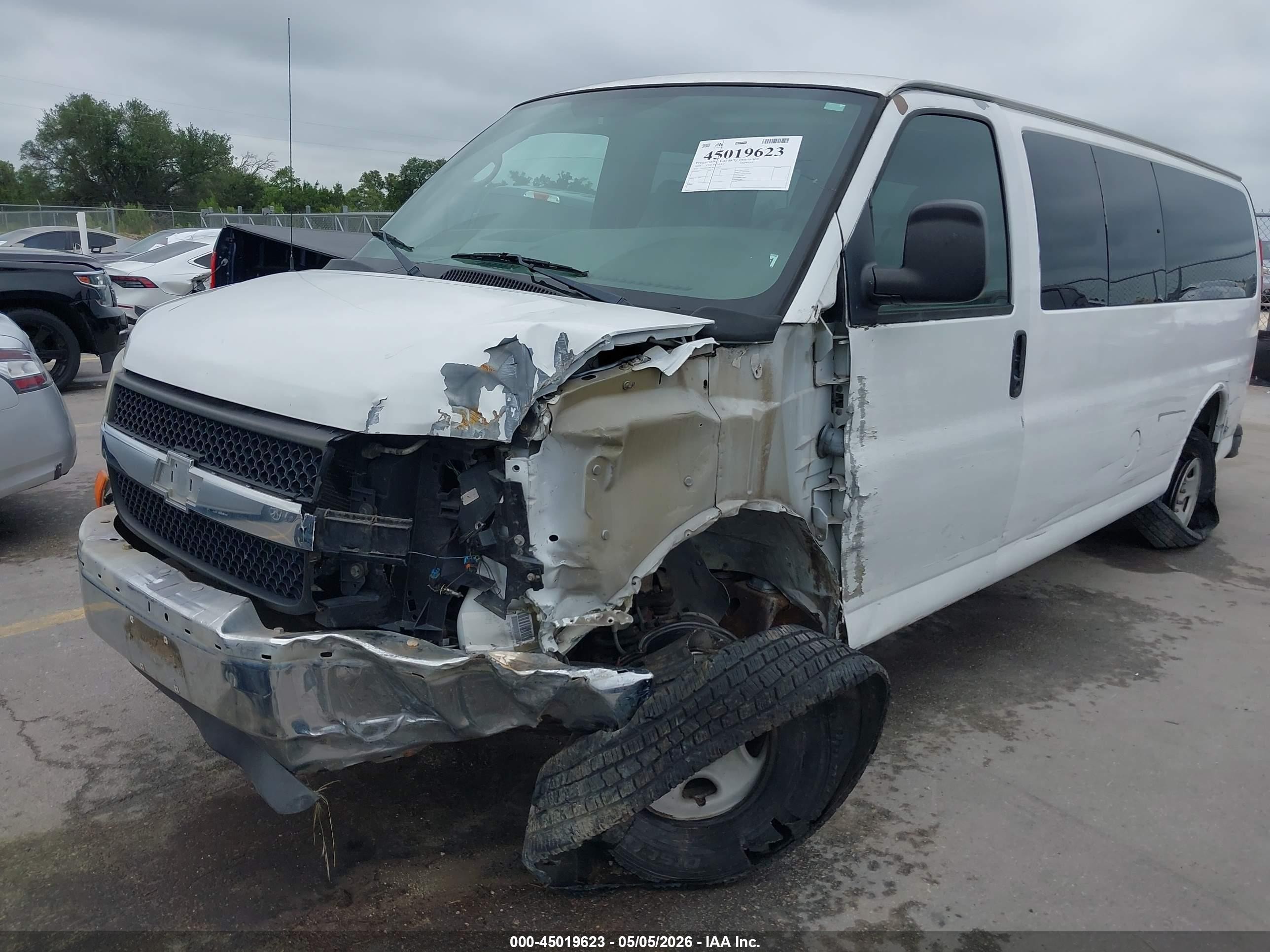 2008 Chevrolet Express Ls White vin: 1GAHG39K781233036