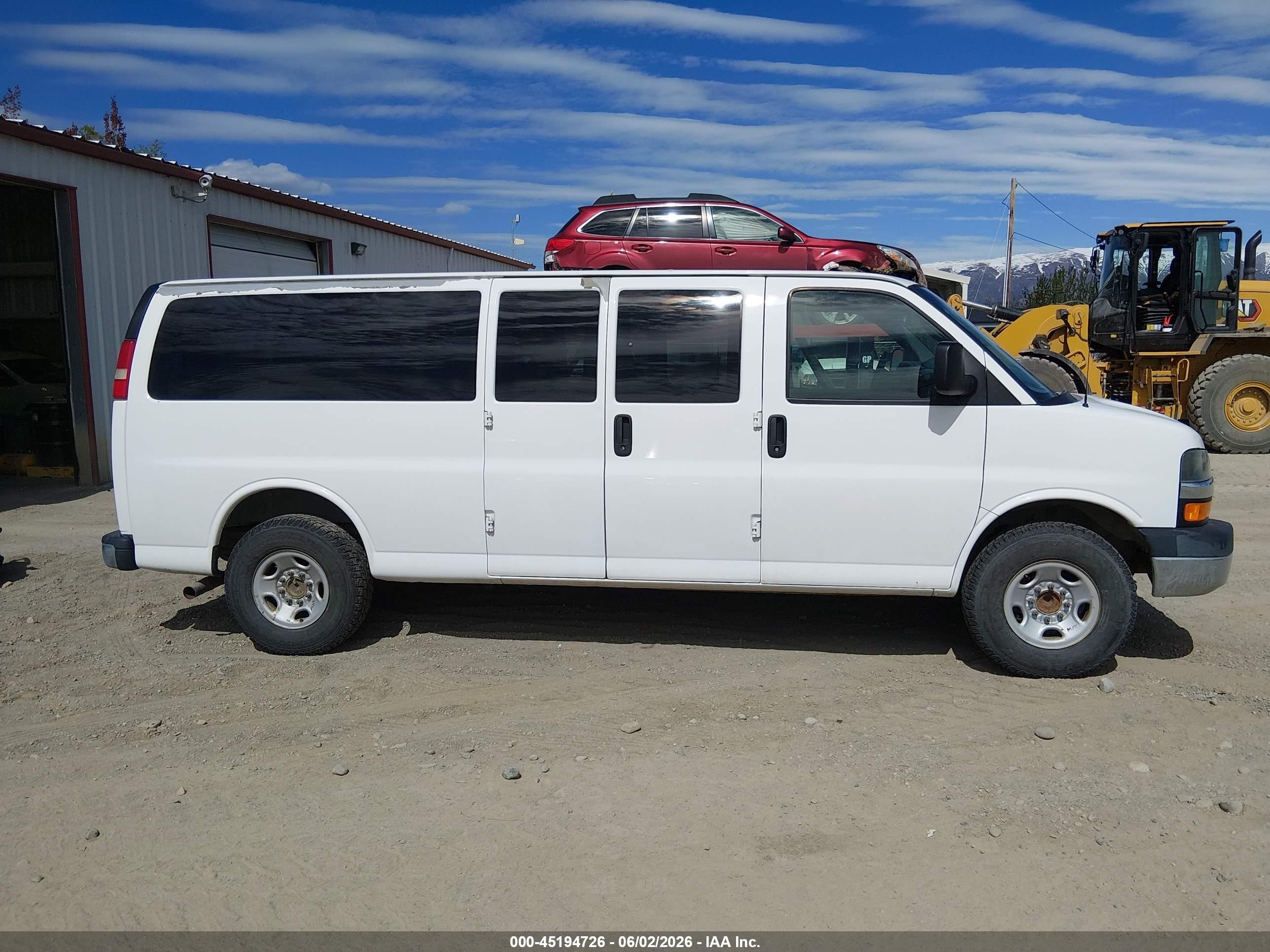 2009 Chevrolet Express 3500 Ls White vin: 1GAHG39K791173468