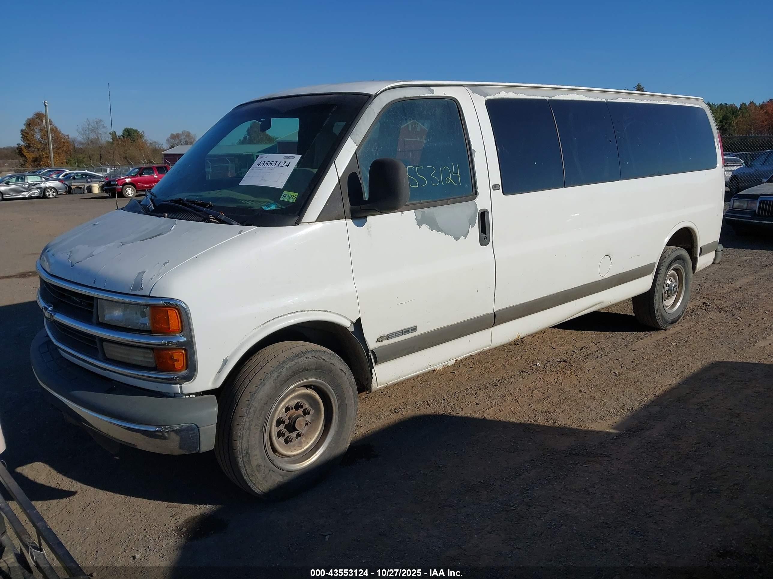 1999 Chevrolet Express   White vin: 1GAHG39R0X1134666