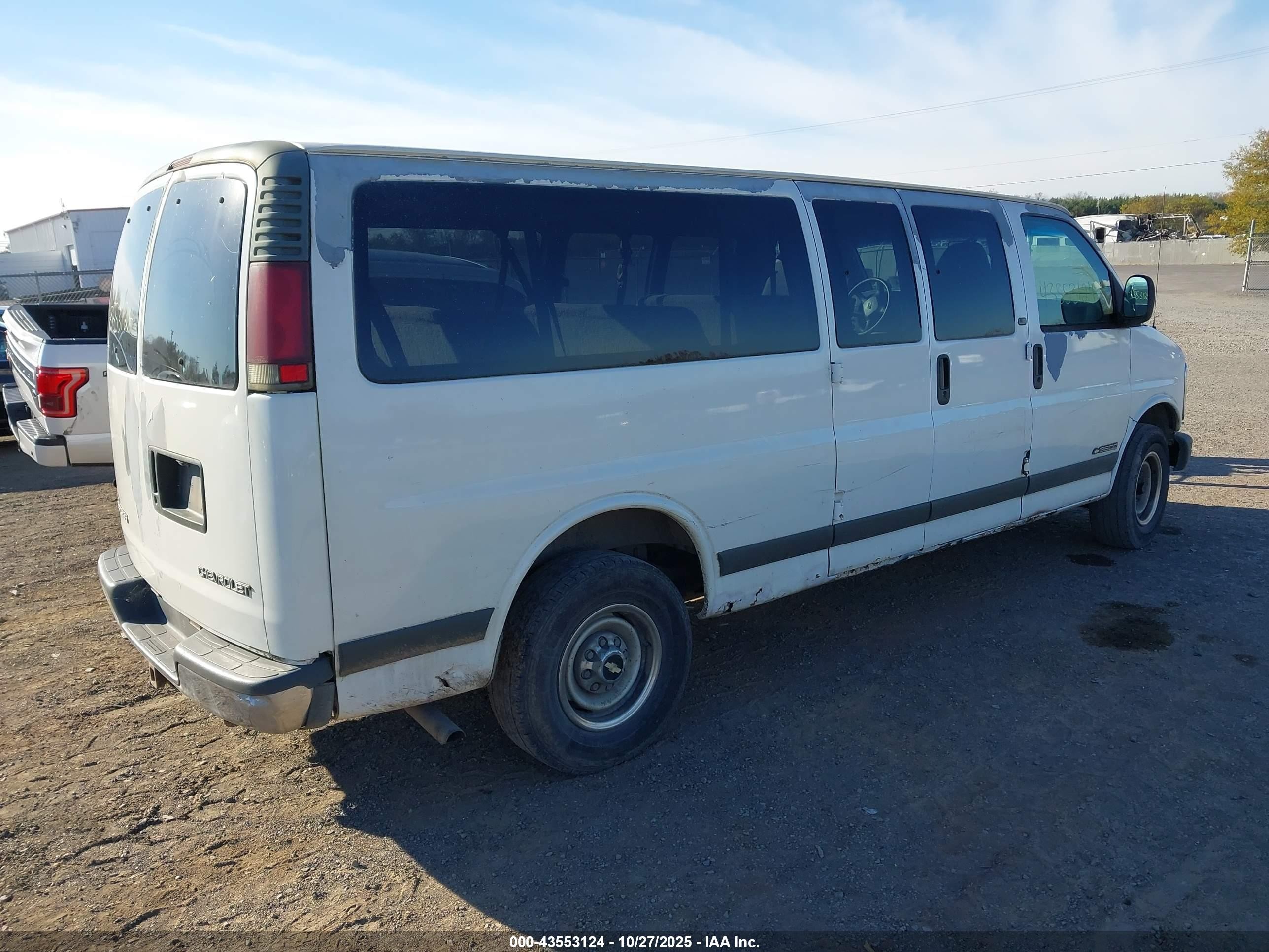 1999 Chevrolet Express   White vin: 1GAHG39R0X1134666