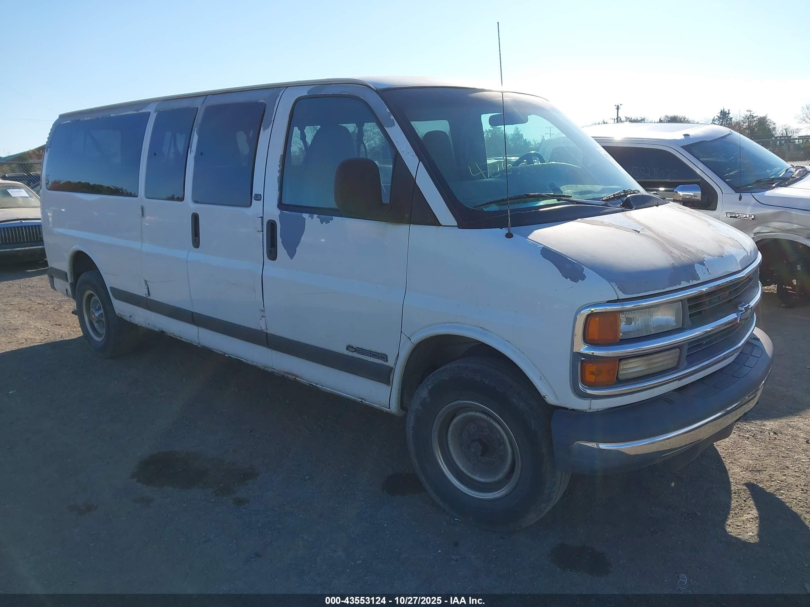 1999 Chevrolet Express   White vin: 1GAHG39R0X1134666