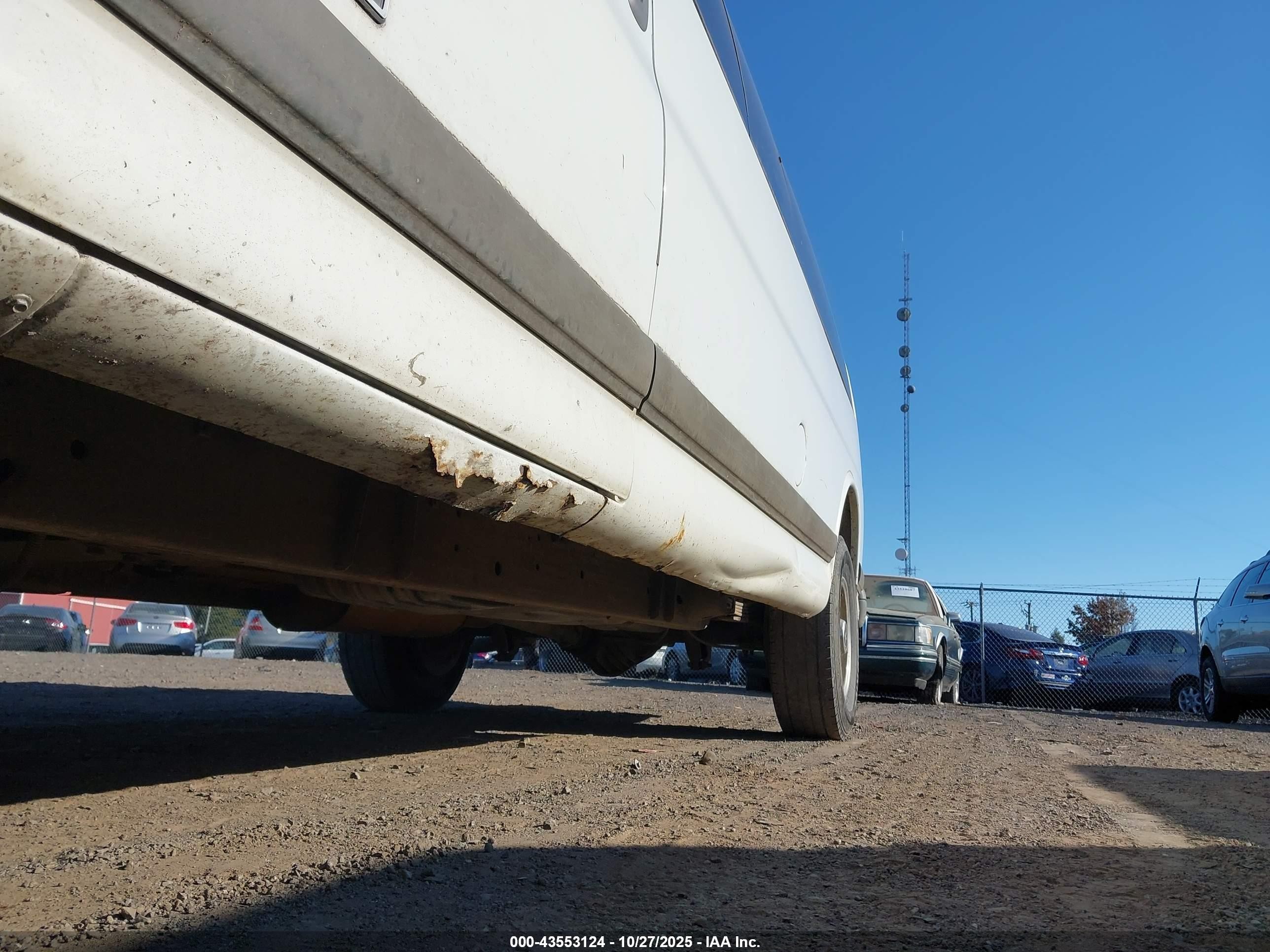 1999 Chevrolet Express   White vin: 1GAHG39R0X1134666