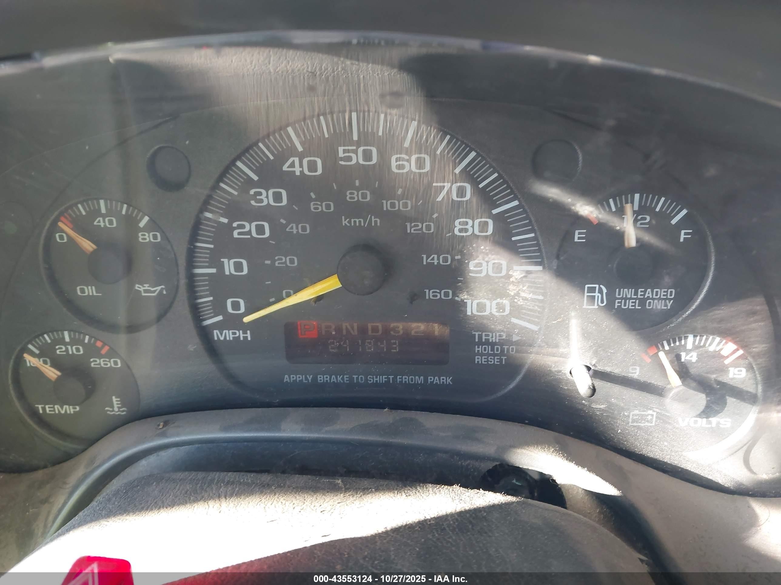 1999 Chevrolet Express   White vin: 1GAHG39R0X1134666