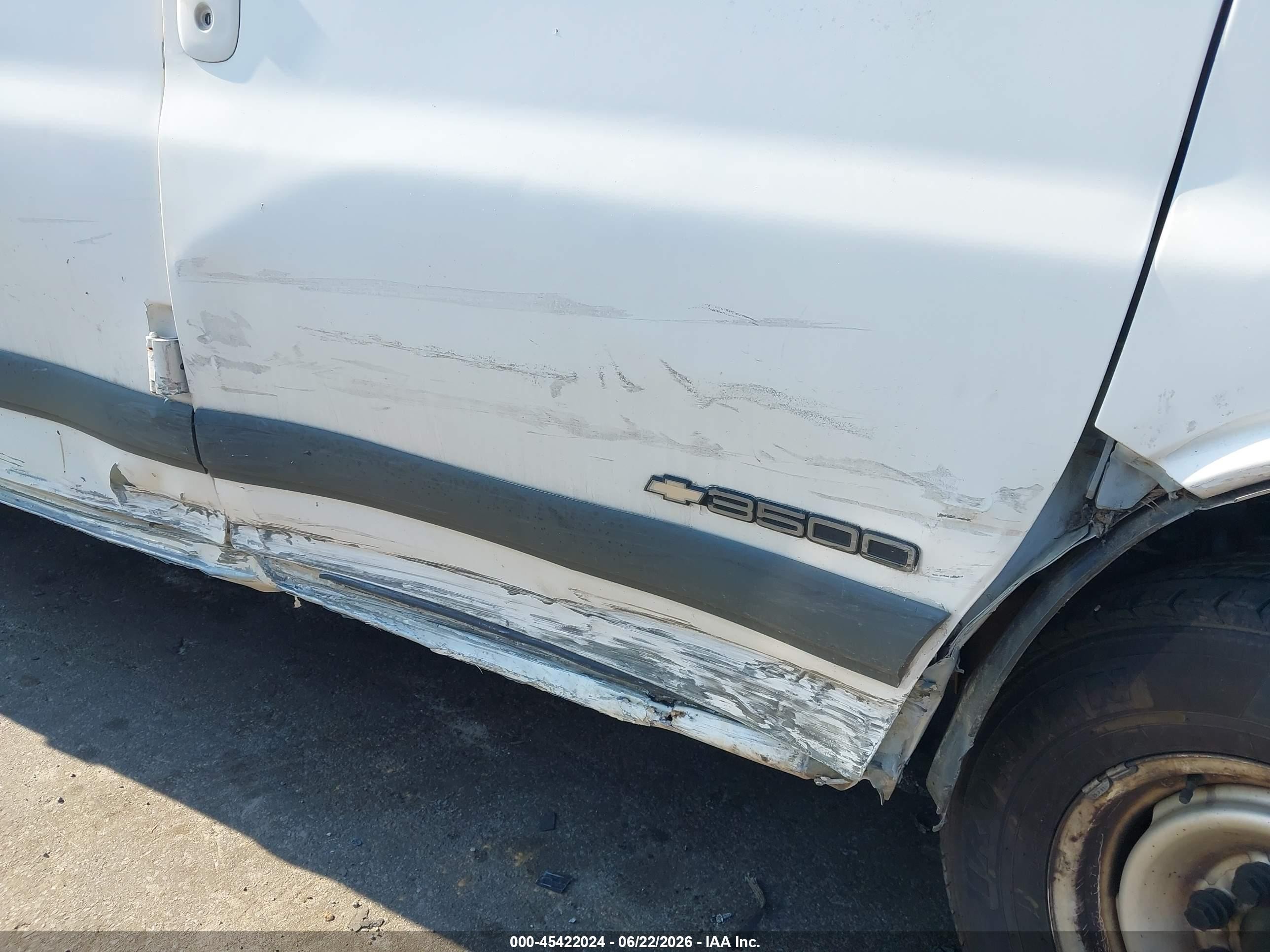1998 Chevrolet Express Van G3500 White vin: 1GAHG39R1W1050211