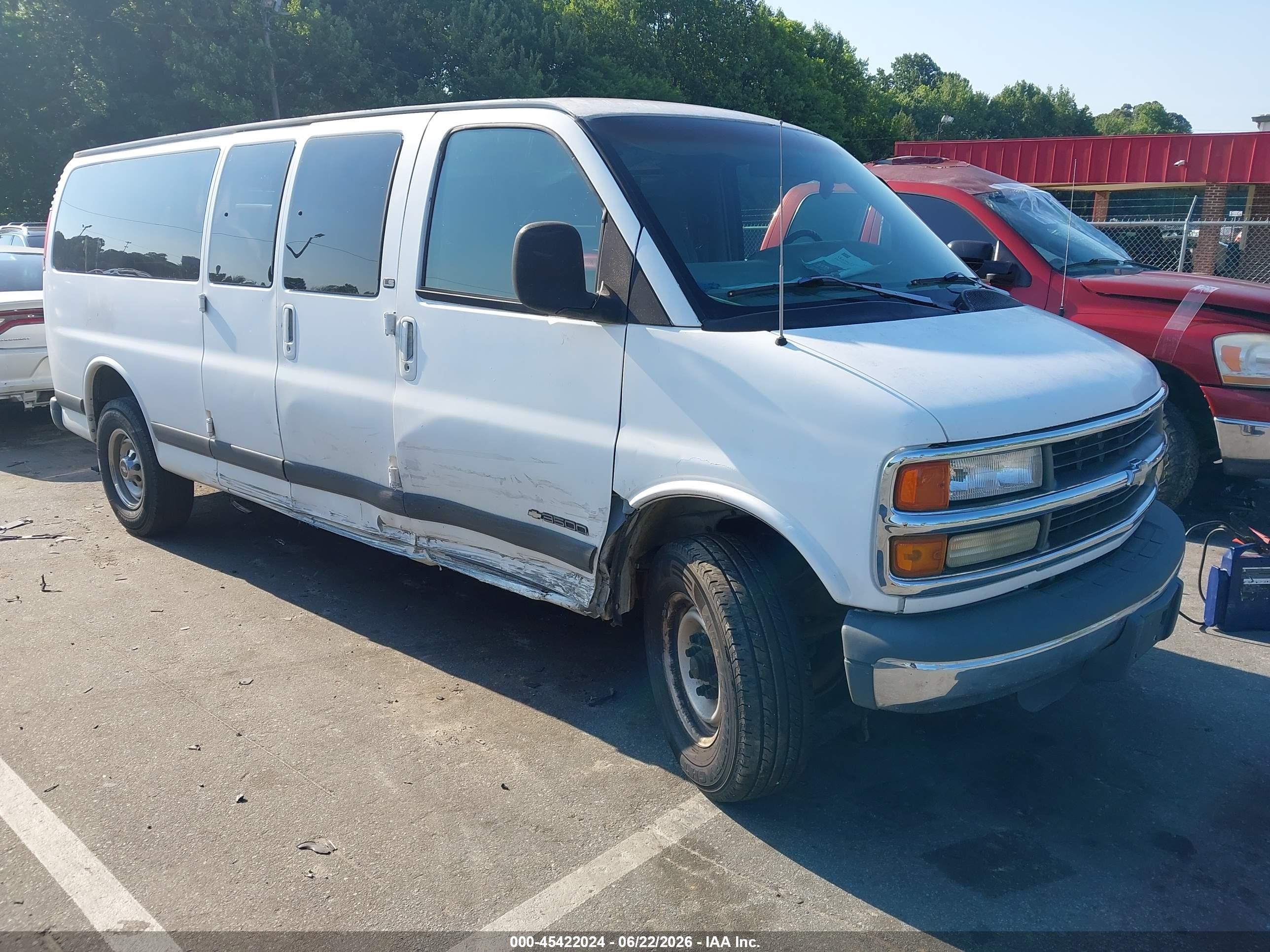 1998 Chevrolet Express Van G3500 White vin: 1GAHG39R1W1050211