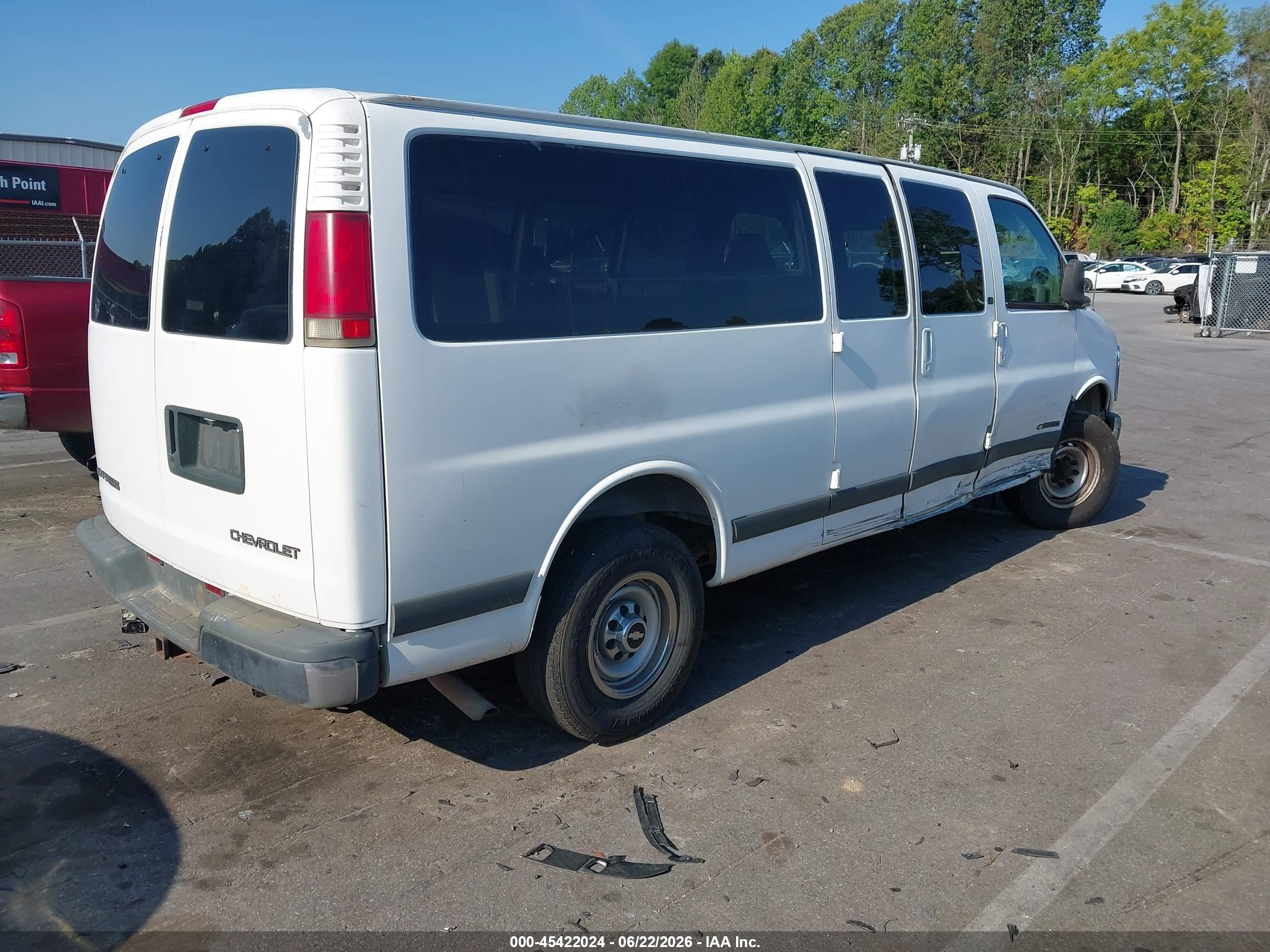 1998 Chevrolet Express Van G3500 White vin: 1GAHG39R1W1050211
