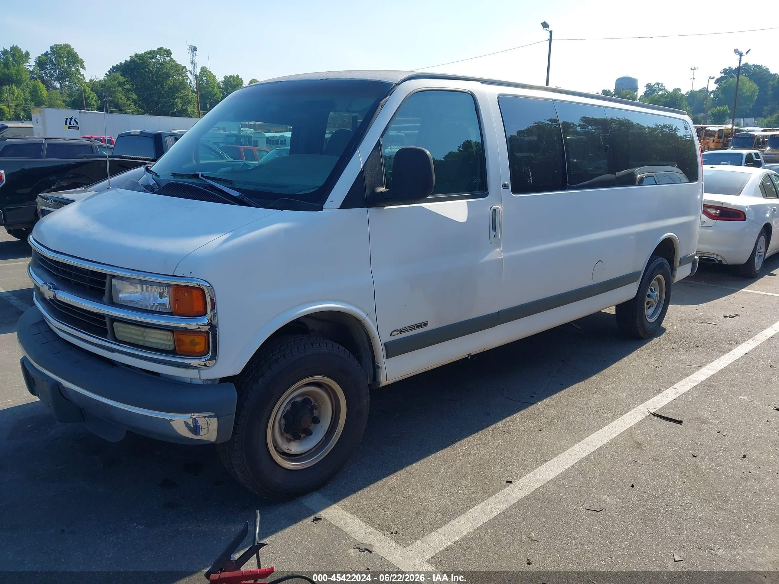 1998 Chevrolet Express Van G3500 White vin: 1GAHG39R1W1050211