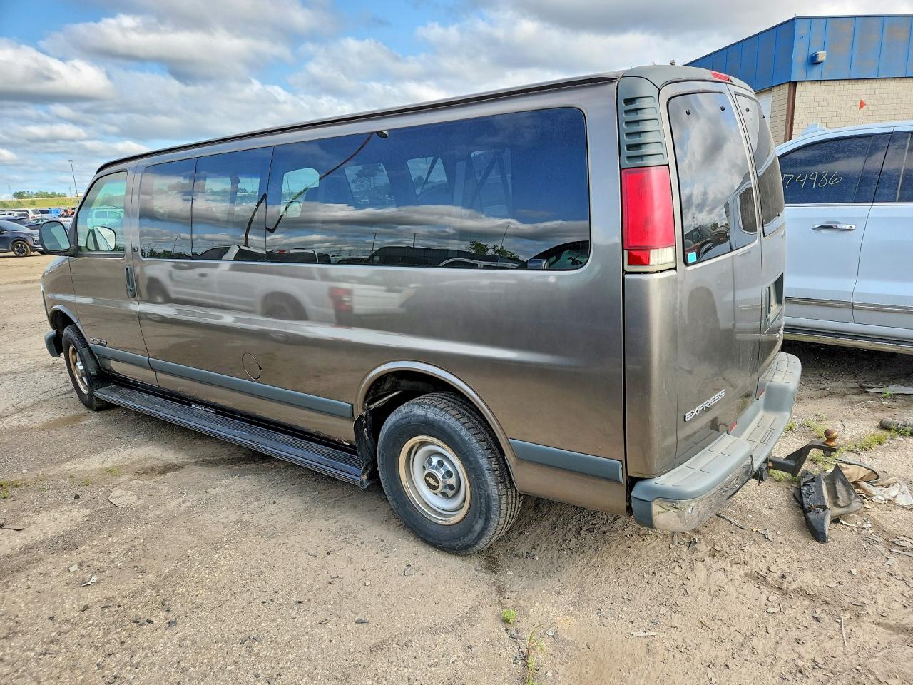 1999 Chevrolet Express G3500 Желто-коричневый vin: 1GAHG39R1X1002239