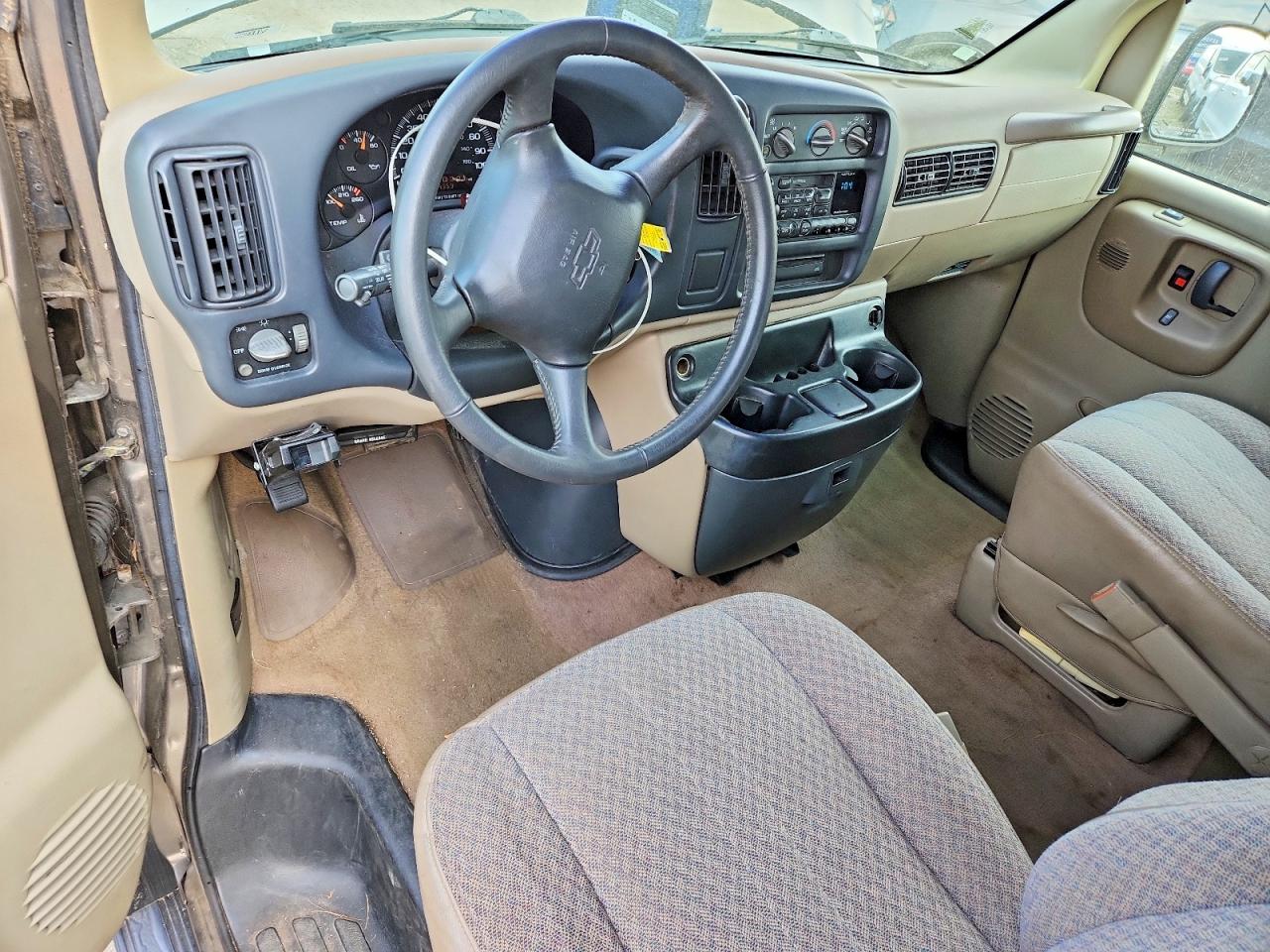 1999 Chevrolet Express G3500 Желто-коричневый vin: 1GAHG39R1X1002239
