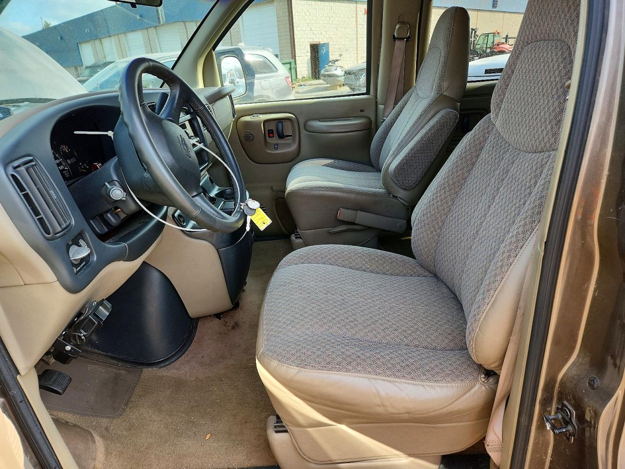 1999 Chevrolet Express G3500 Желто-коричневый vin: 1GAHG39R1X1002239
