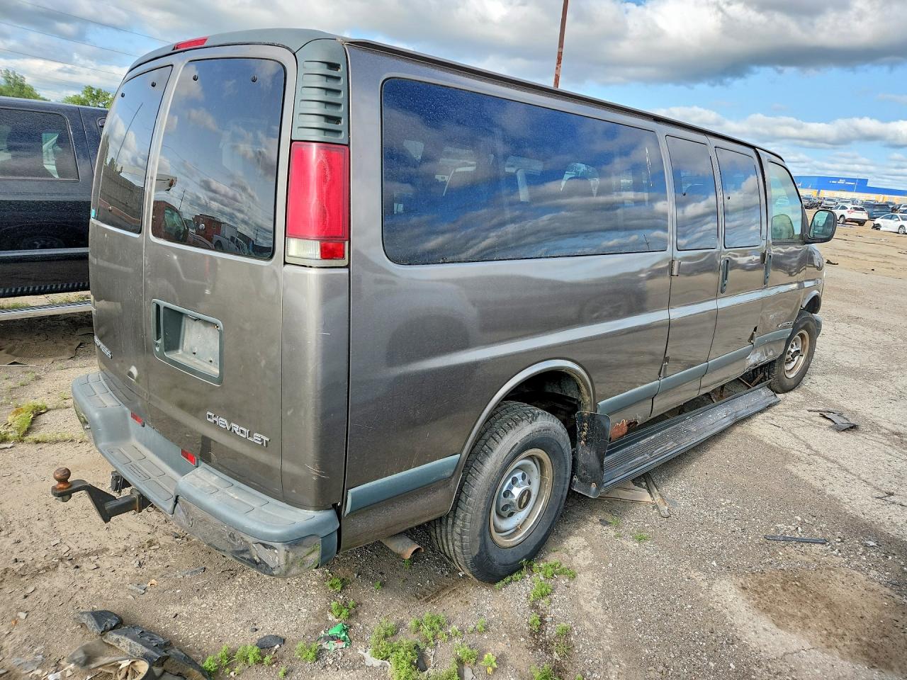 1999 Chevrolet Express G3500 Желто-коричневый vin: 1GAHG39R1X1002239