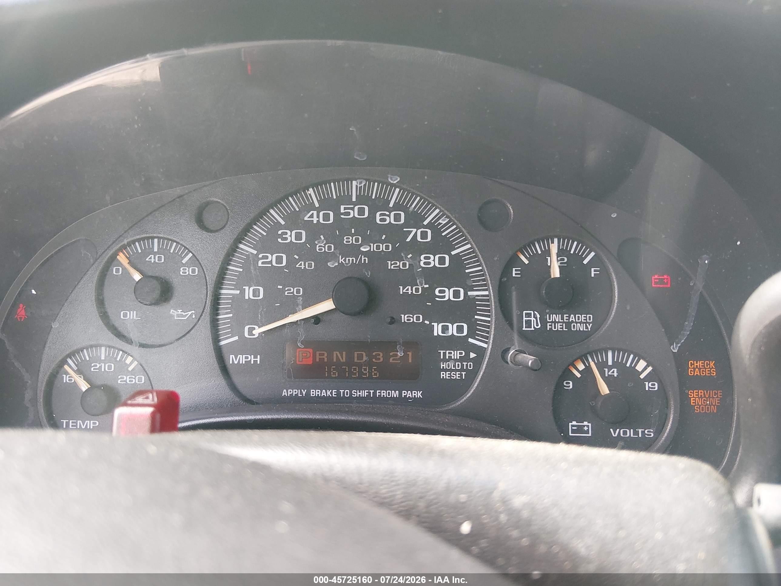 2002 Chevrolet Express Van   White vin: 1GAHG39R221189239