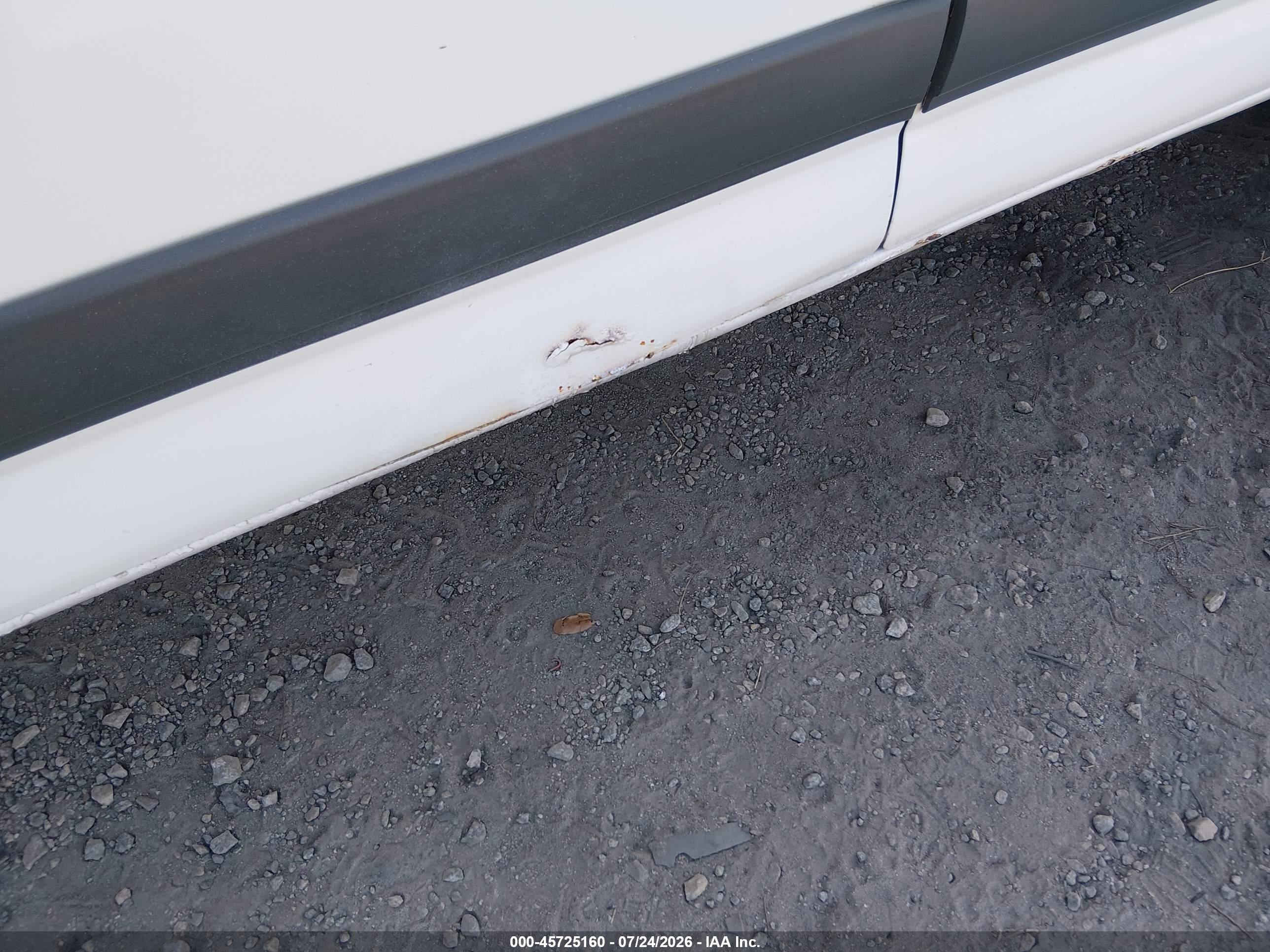 2002 Chevrolet Express Van   White vin: 1GAHG39R221189239