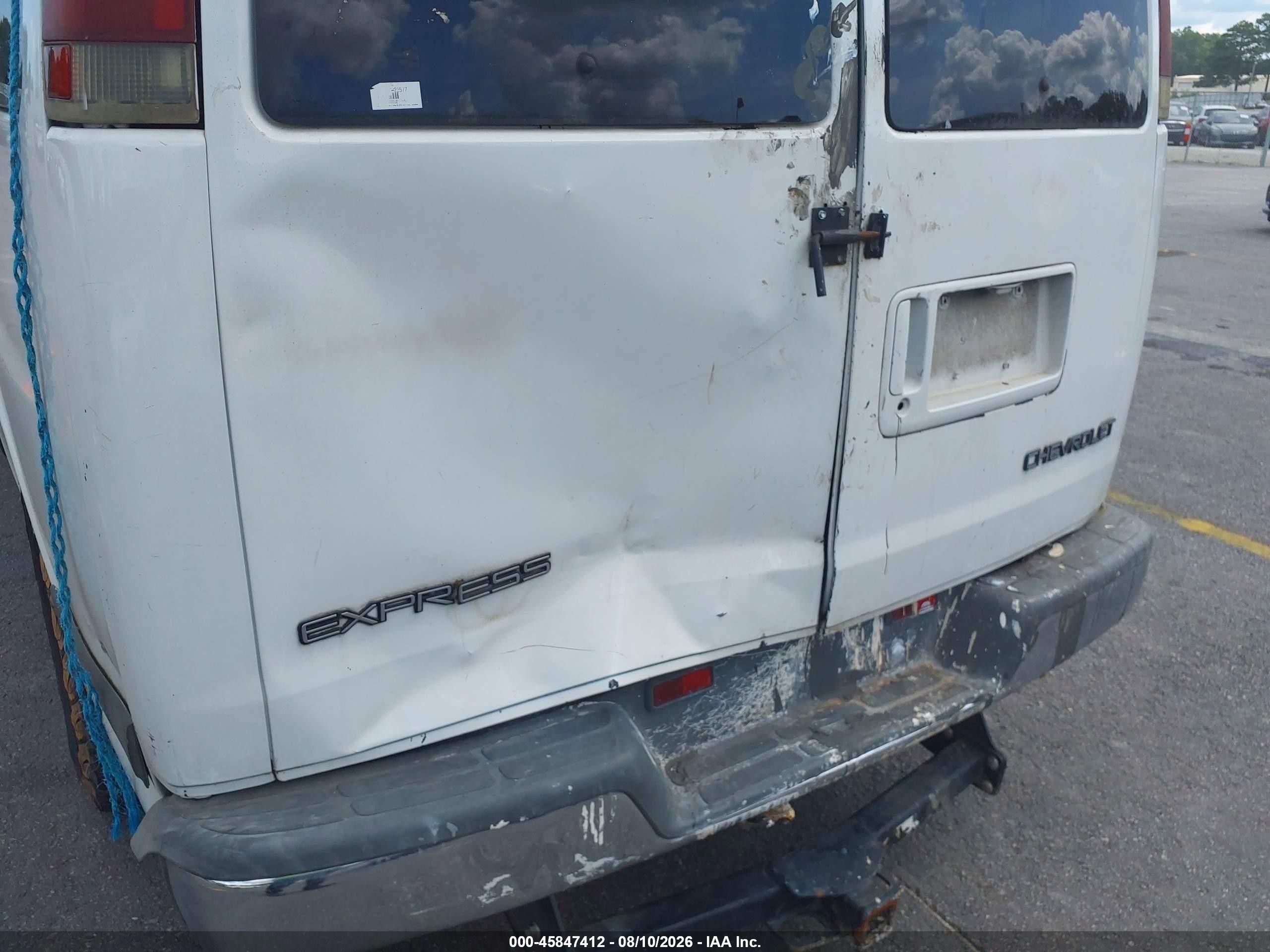 2001 Chevrolet Express   Белый vin: 1GAHG39R311182878