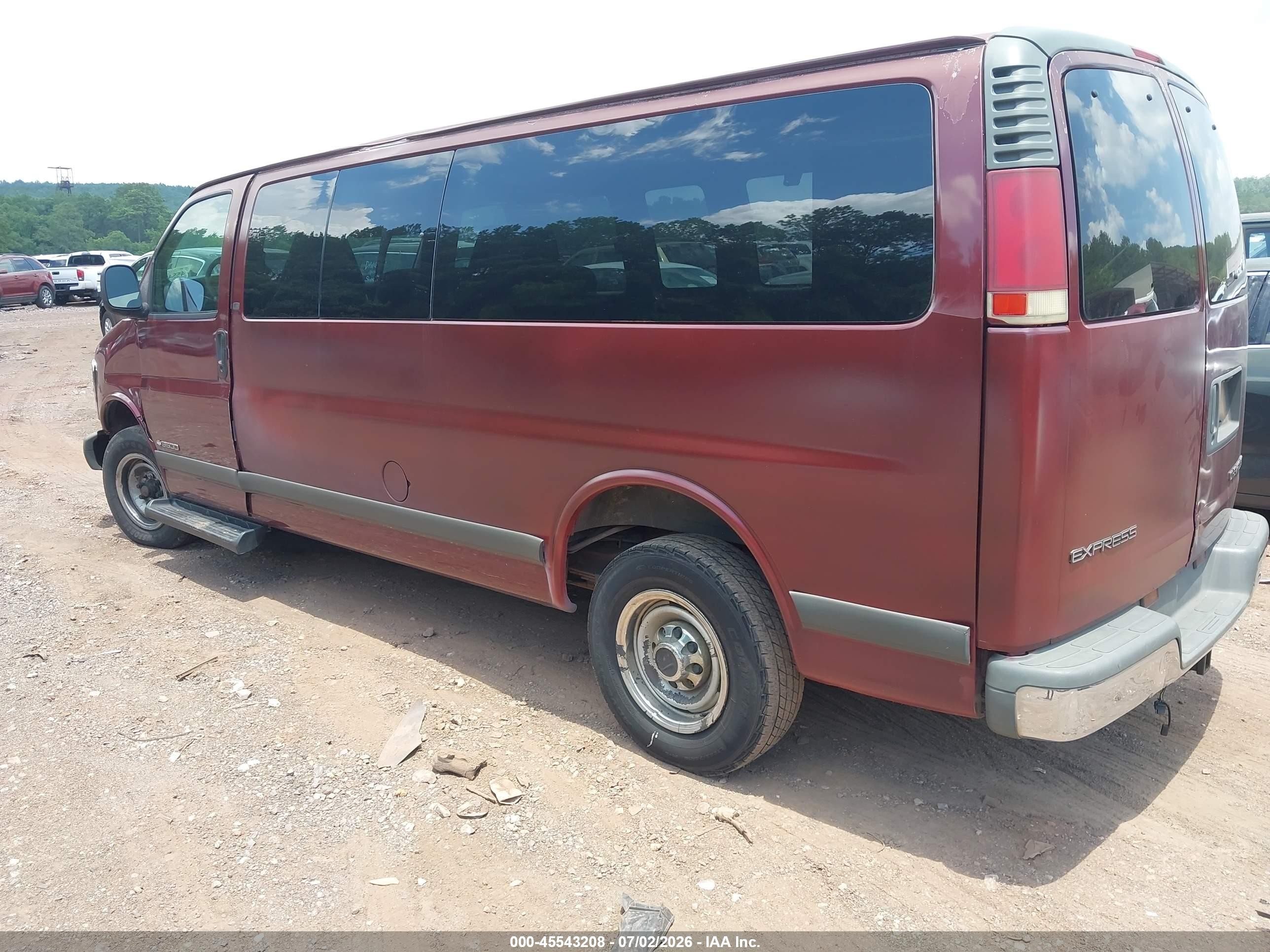 2001 Chevrolet Express   Red vin: 1GAHG39R511125064