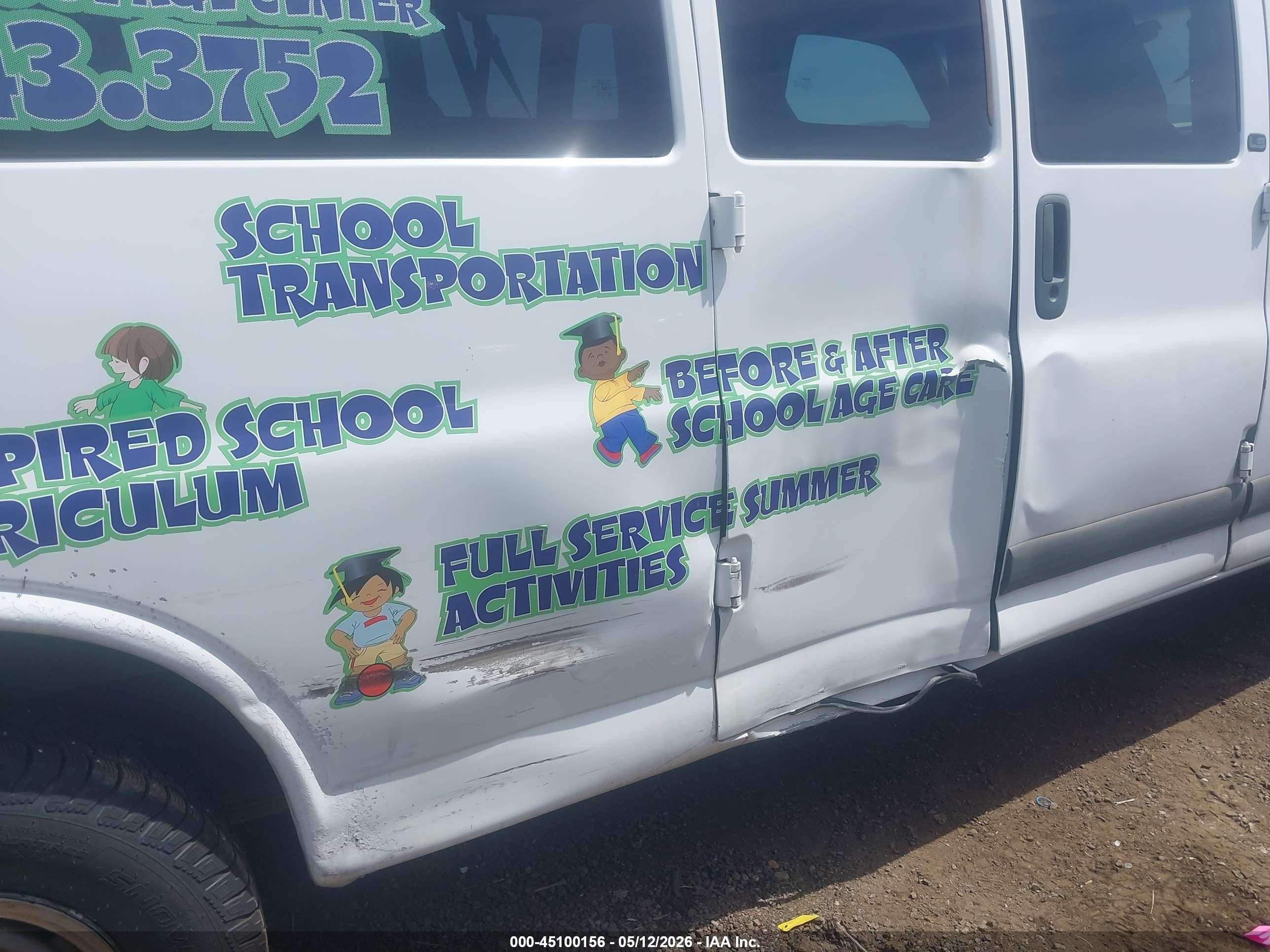 2001 Chevrolet Express   White vin: 1GAHG39R811204907