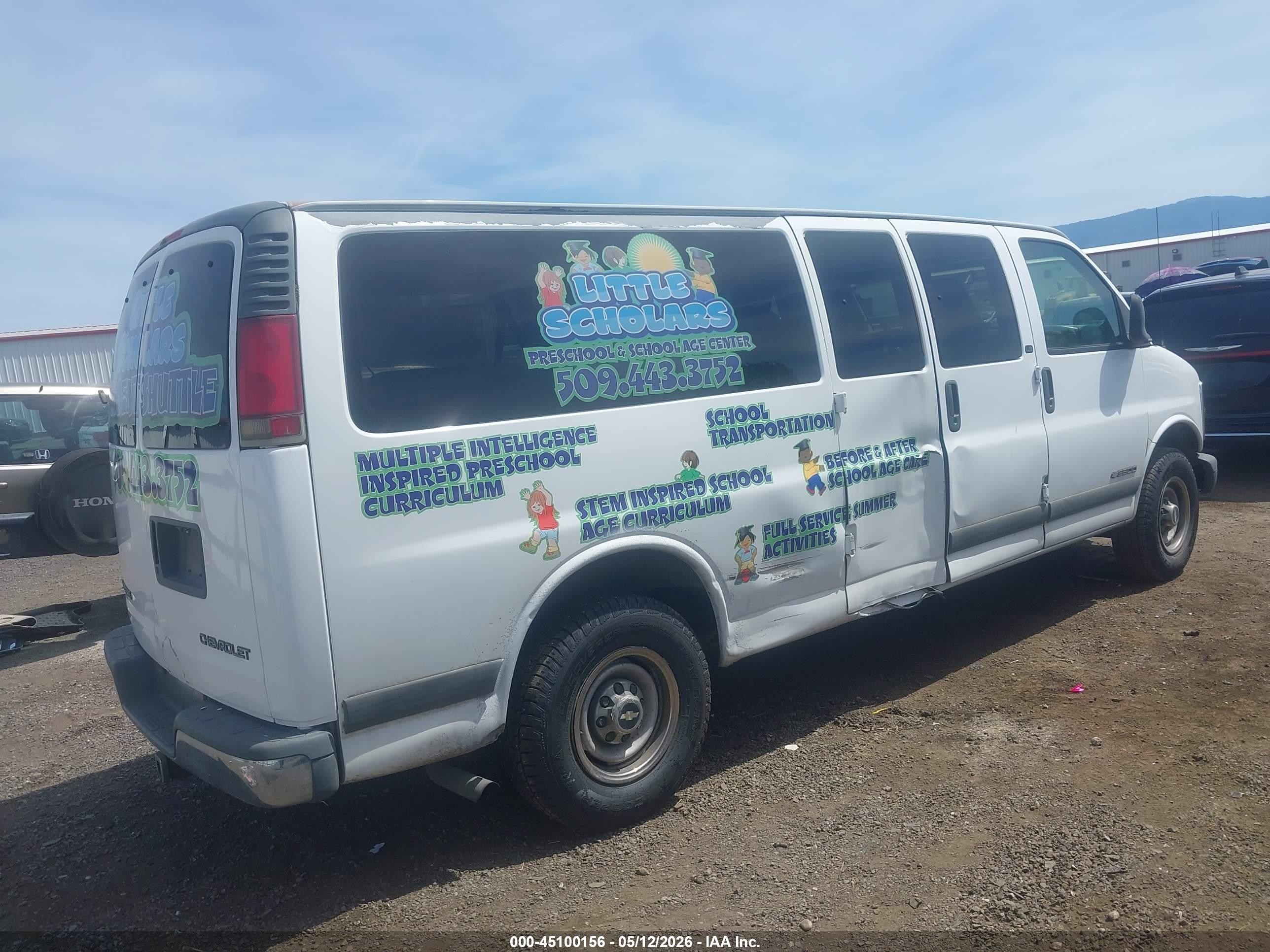 2001 Chevrolet Express   White vin: 1GAHG39R811204907