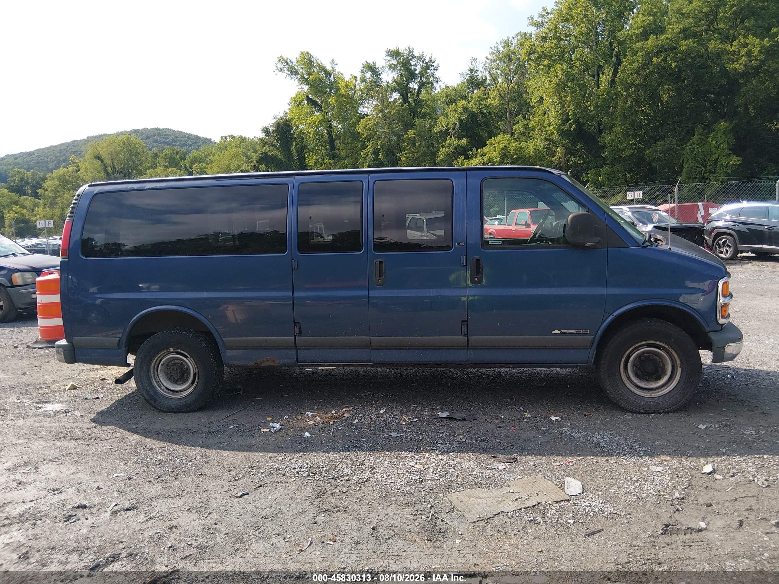 1997 Chevrolet Express Van G3500 Blue vin: 1GAHG39R8V1080899