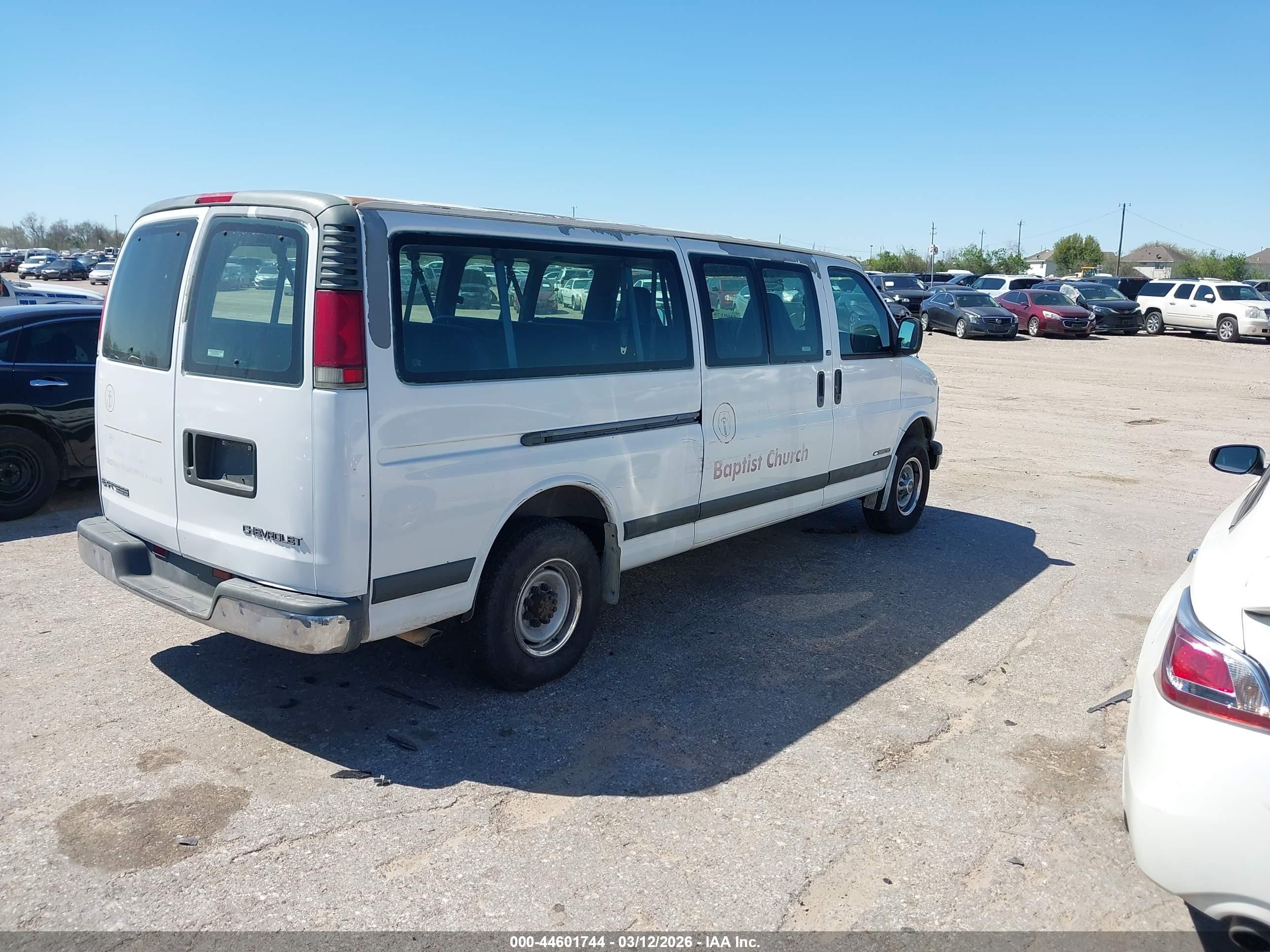 1998 Chevrolet Express   White vin: 1GAHG39R9W1007512