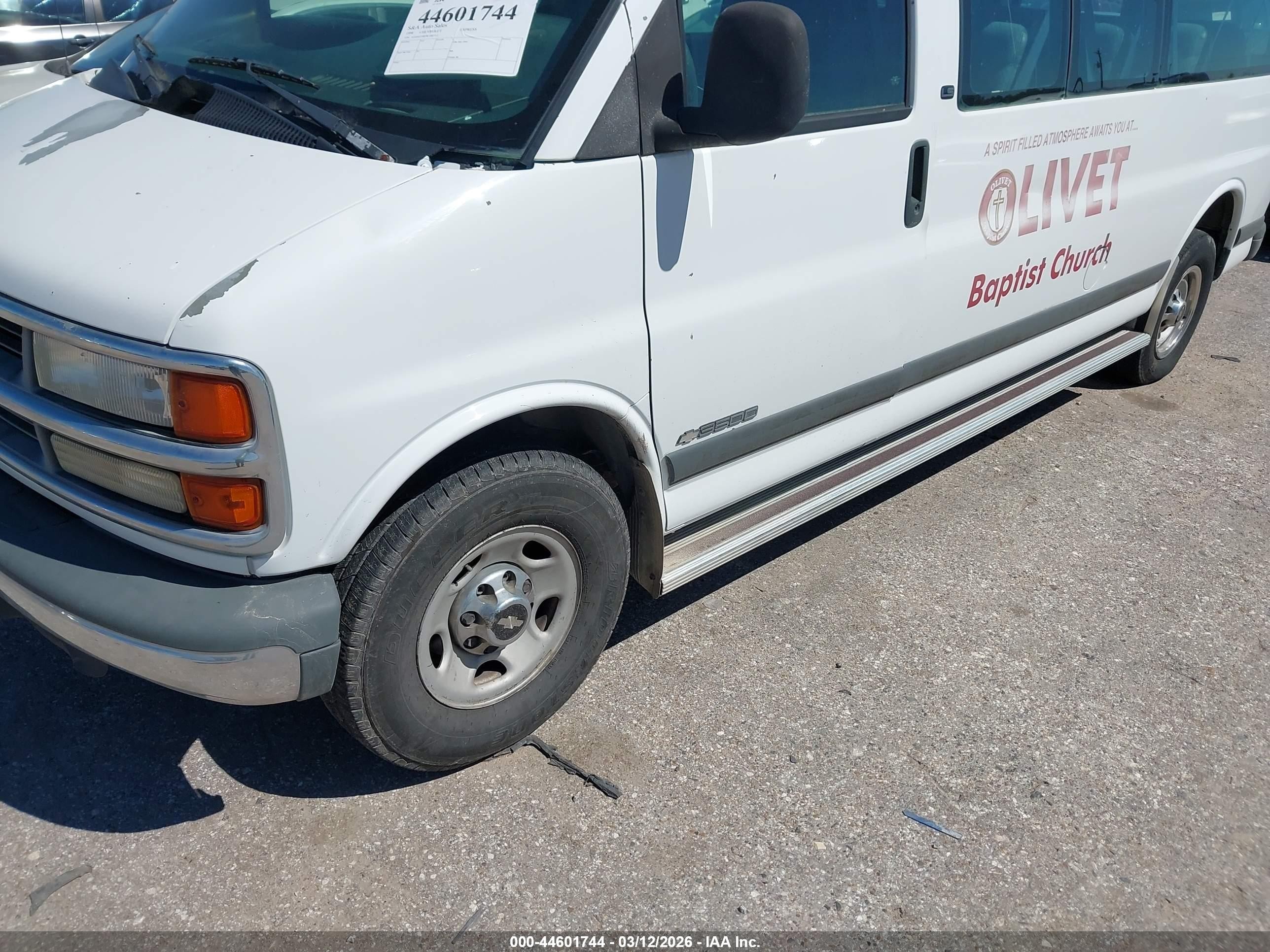 1998 Chevrolet Express   White vin: 1GAHG39R9W1007512