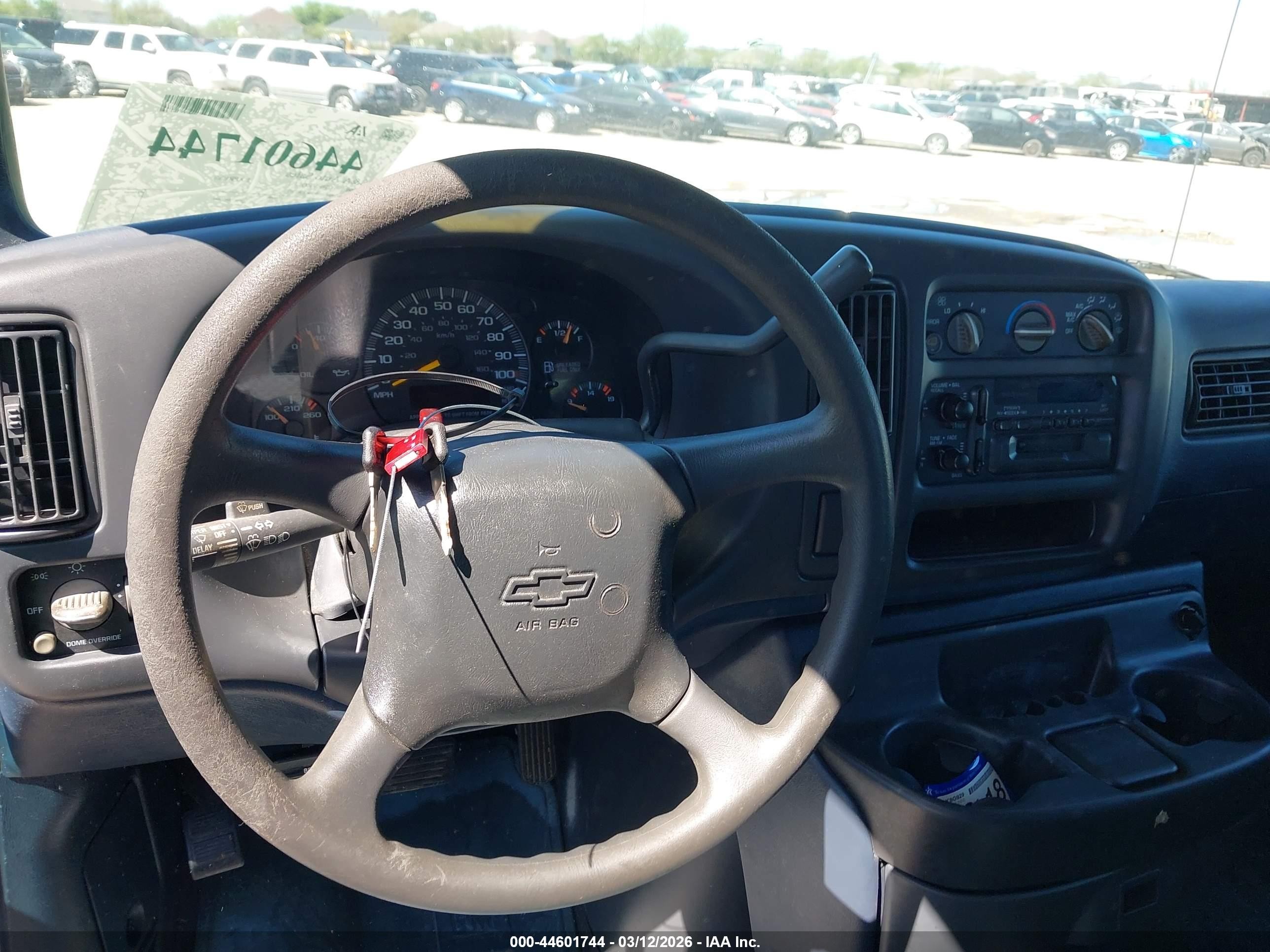 1998 Chevrolet Express   White vin: 1GAHG39R9W1007512