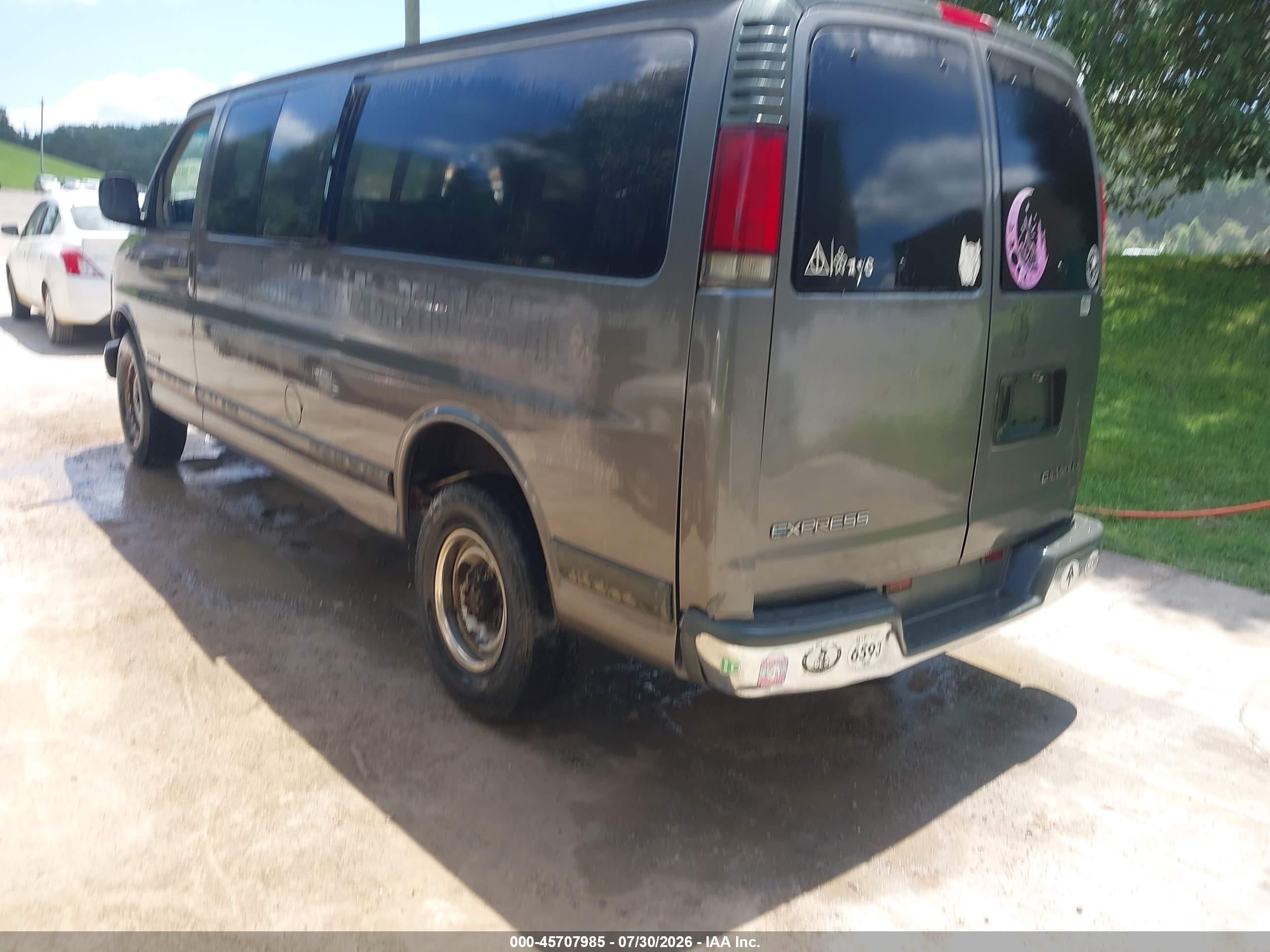 1999 Chevrolet Express Van   Gray vin: 1GAHG39RXX1103411
